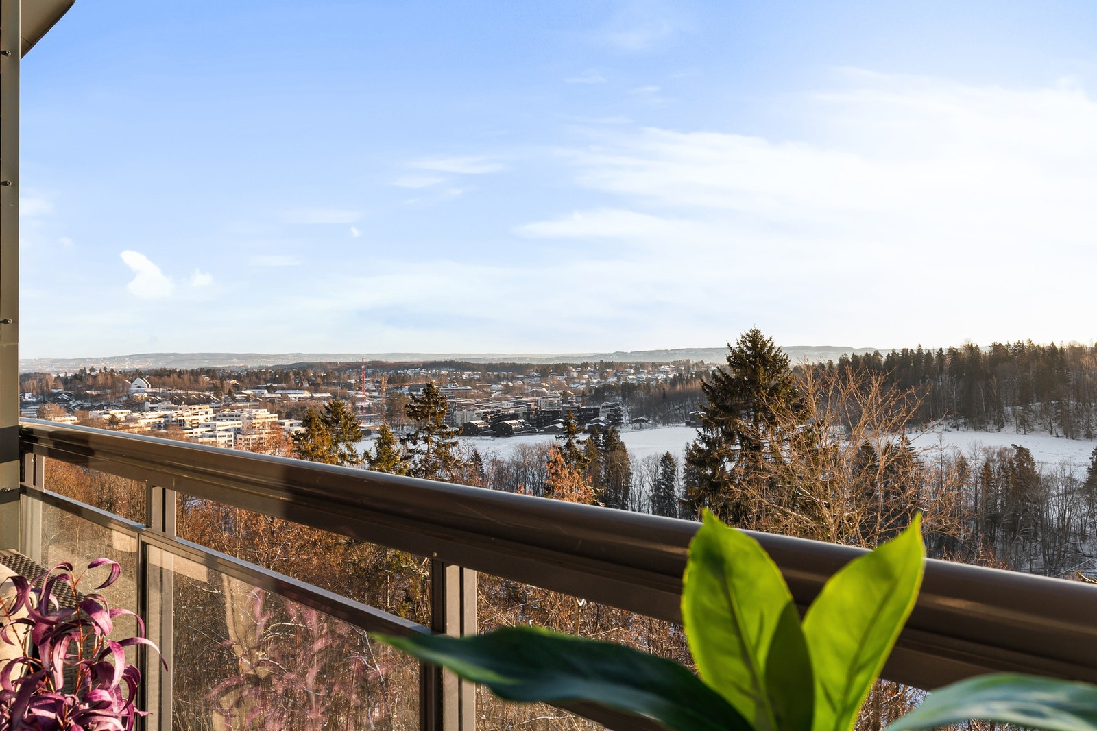 Velkommen til Åstadryggen 9, presentert av Tinholt Eiendomsmegling. Galleribilde