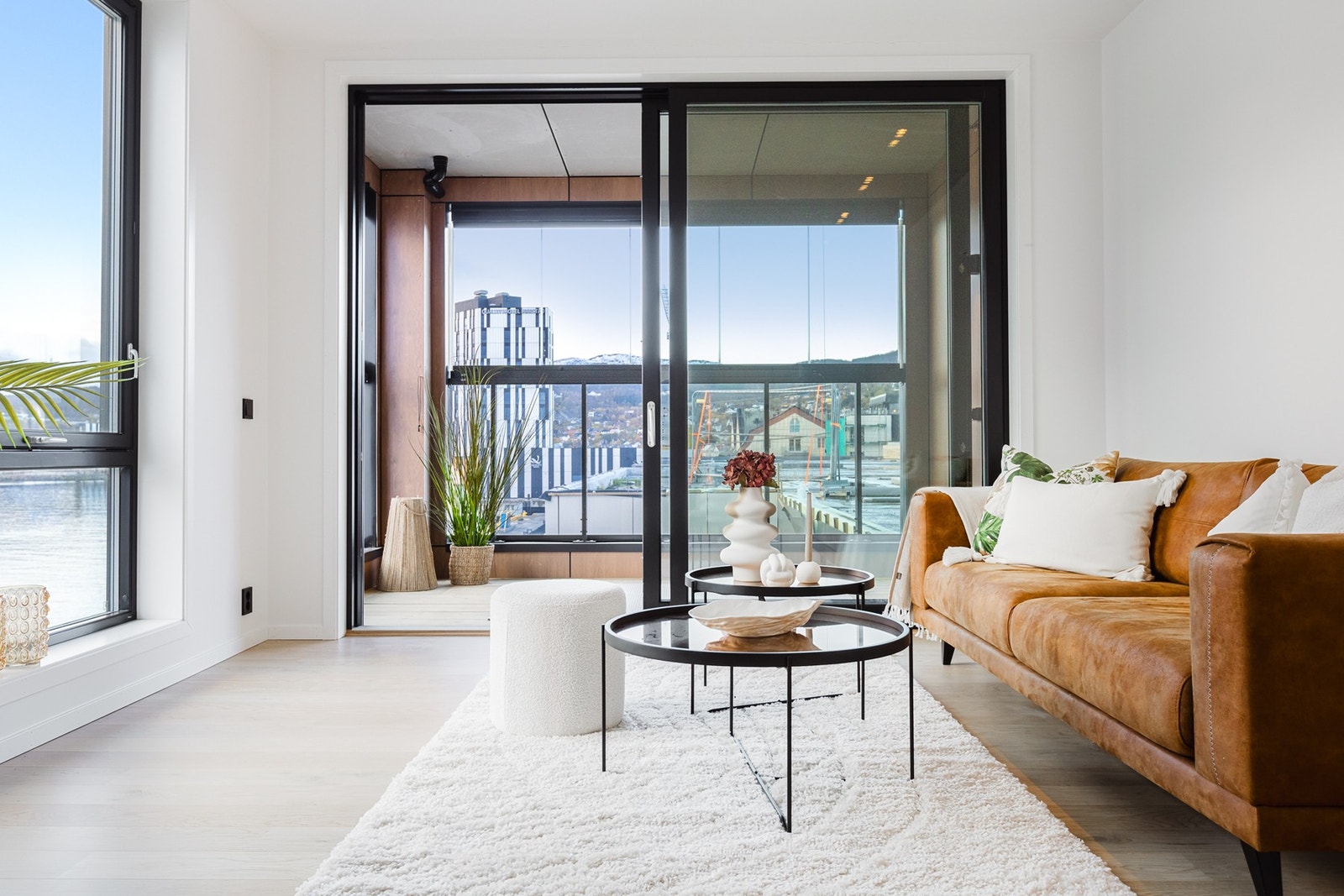 Direkte adkomst fra stuen og ut til balkongen. Galleribilde