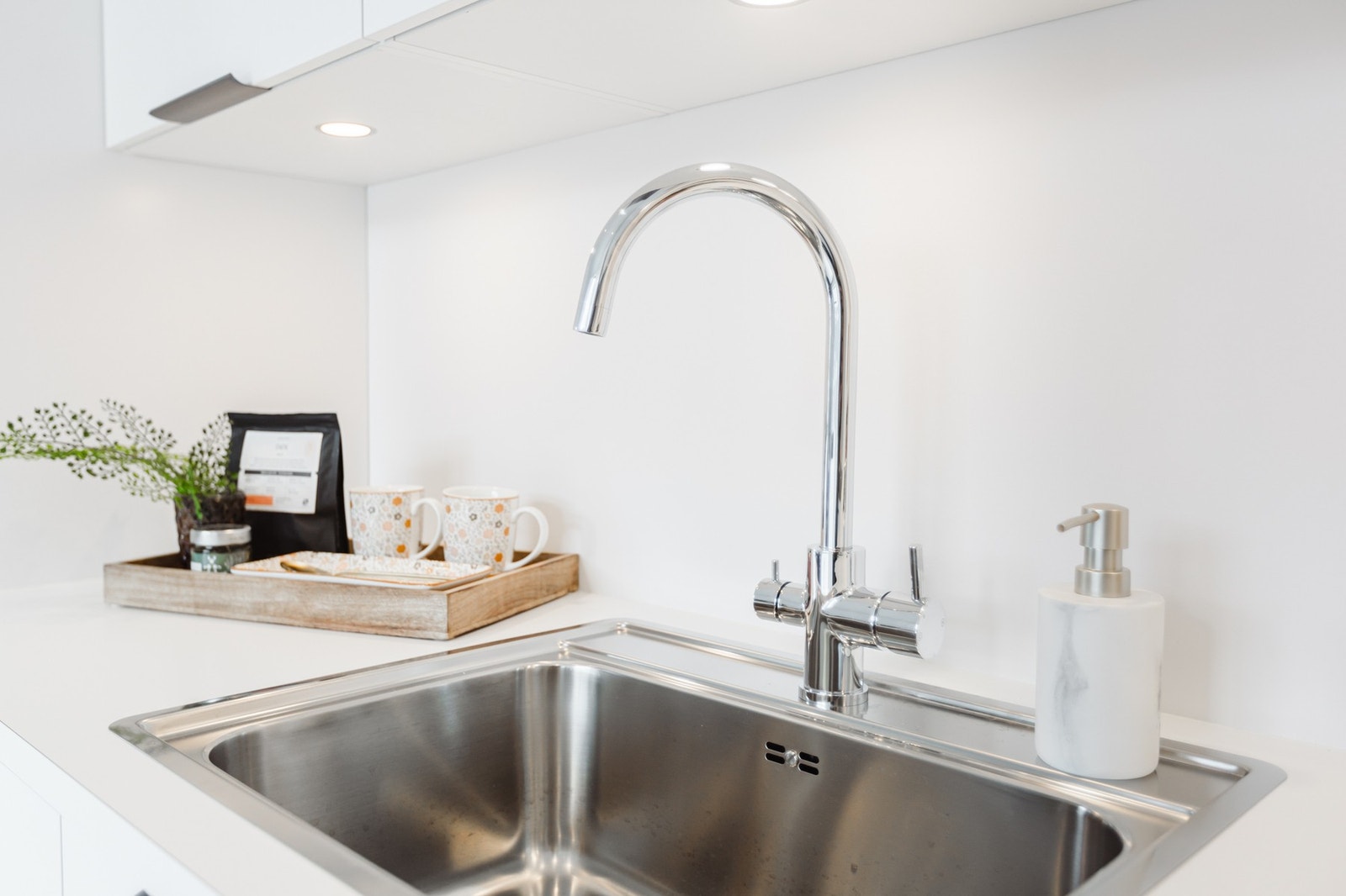 Nedfelt vask i benkeplate. Galleribilde