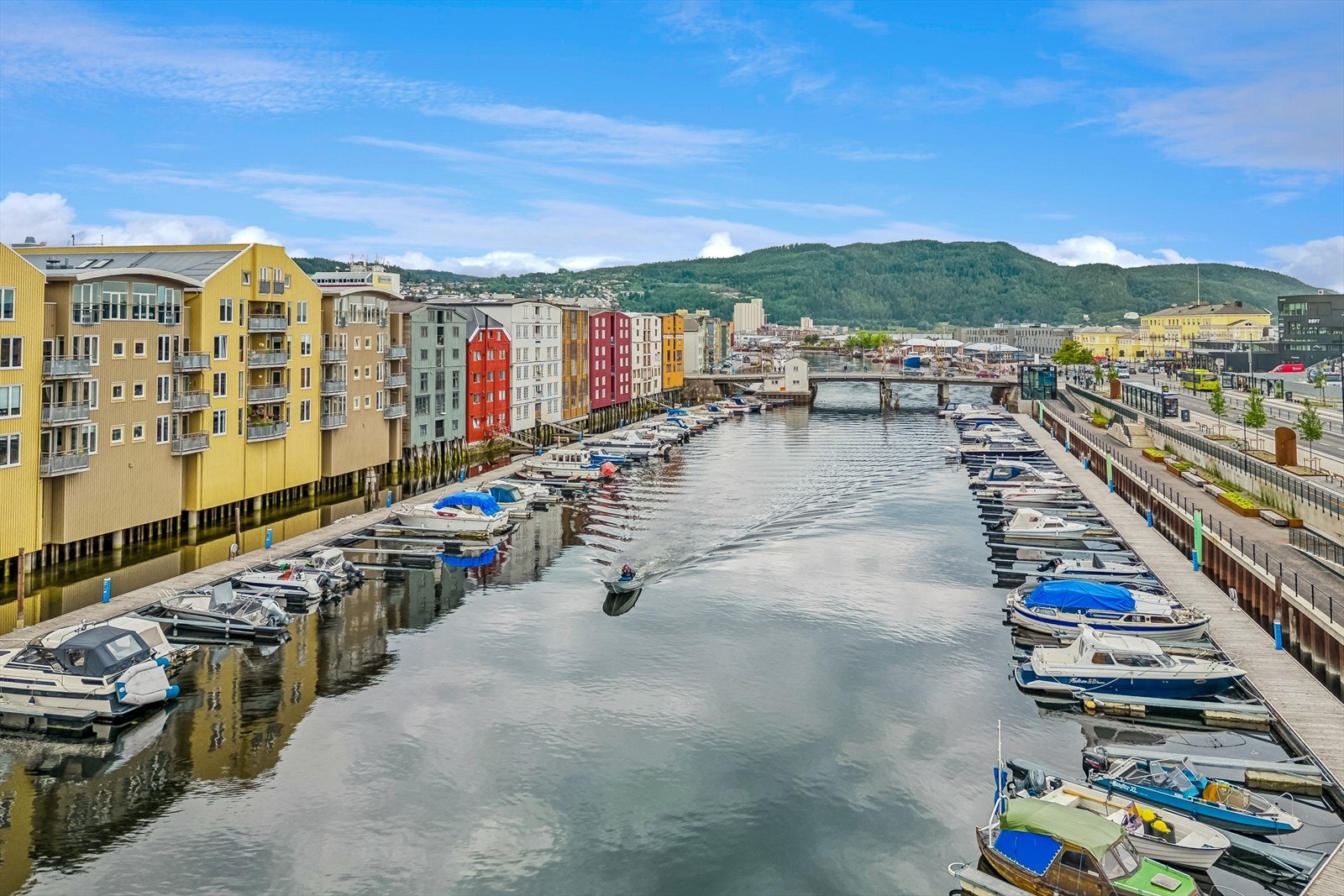 Dronebilde av kanalen fra sommeren 2023 Galleribilde