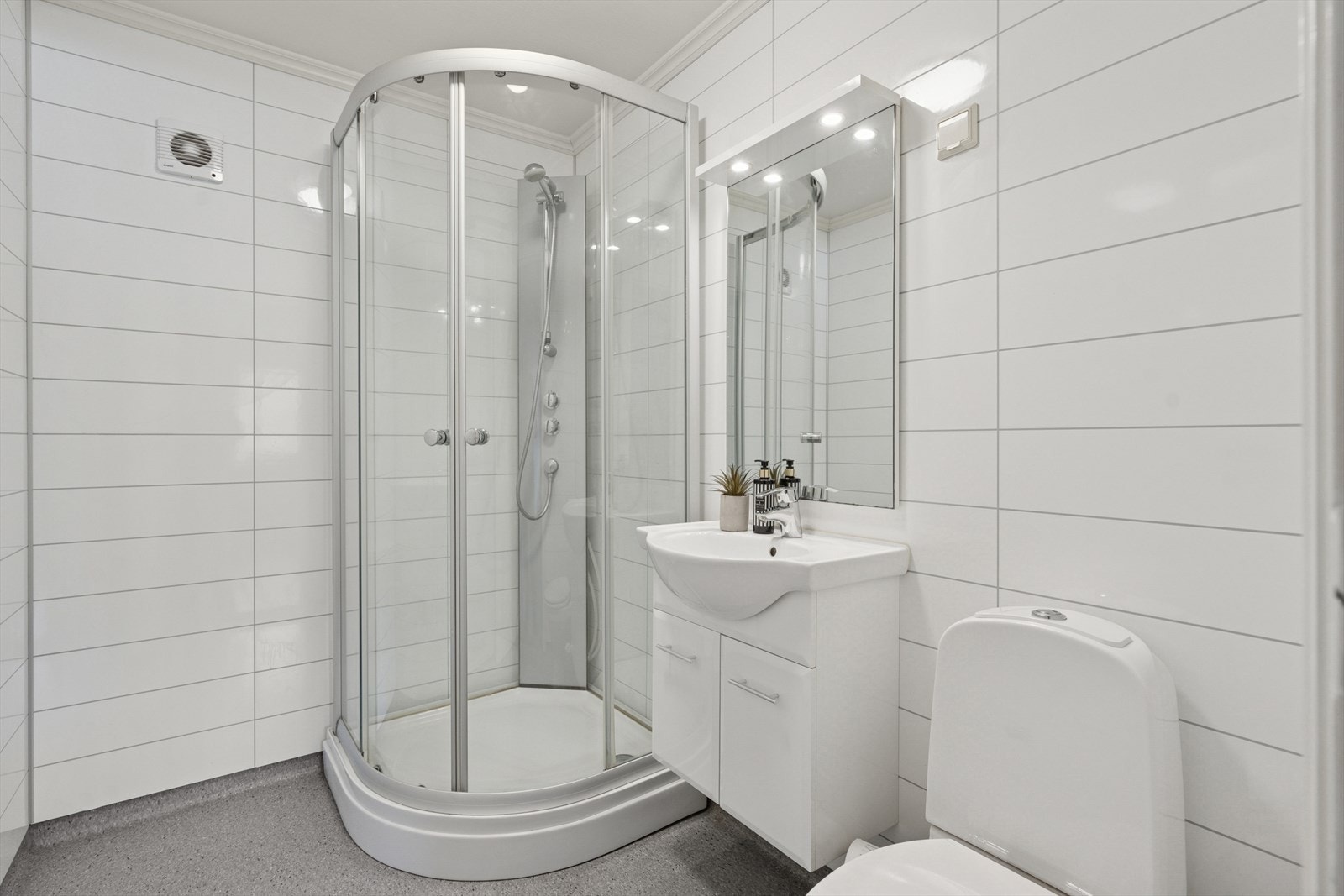 Bad tilhørende hovedsoverommet Galleribilde