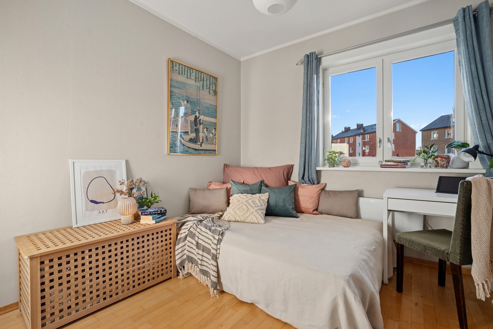 Det andre soverommet har også en svært god størrelse og byr på fleksible bruksmuligheter Galleribilde