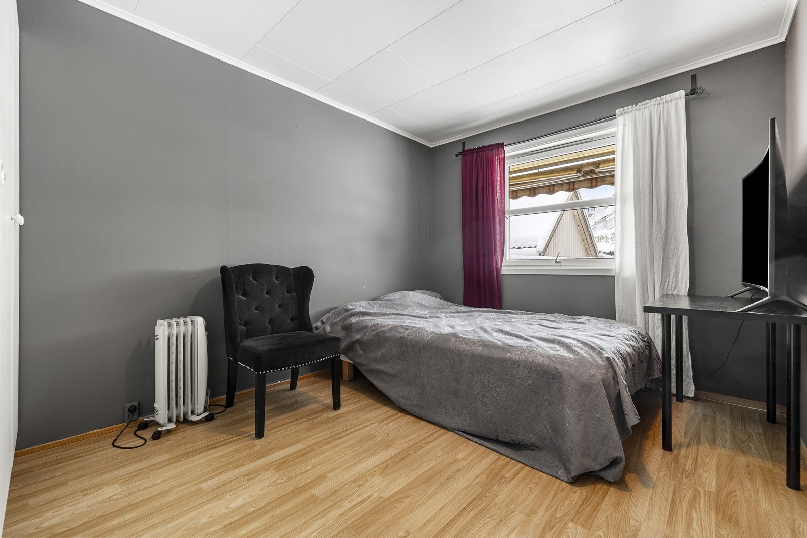 Soverom egnet som barnerom, gjesterom eller kontor. Galleribilde