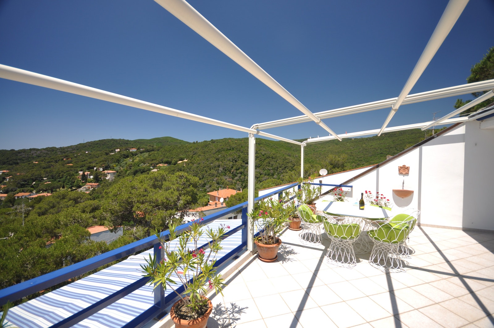 Om morgenen, spasere ut på sin private terrasse, ingen innsyn, bare utsyn. Galleribilde