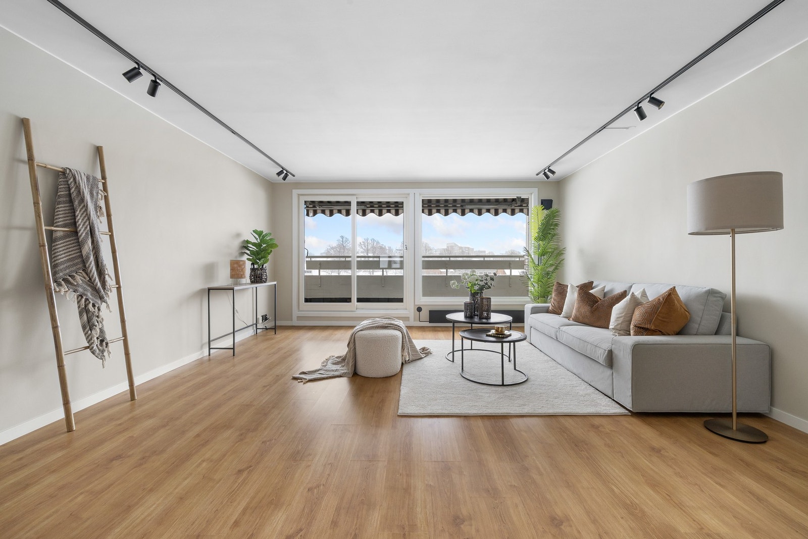 Lys og fin da den er gjennomgående. Galleribilde