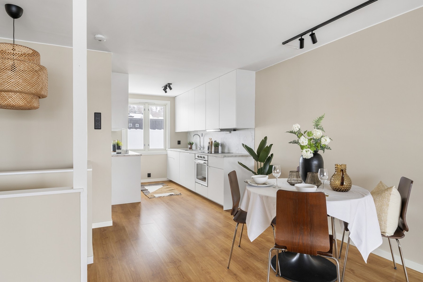 Nydelig leilighet over to etasjer. Galleribilde