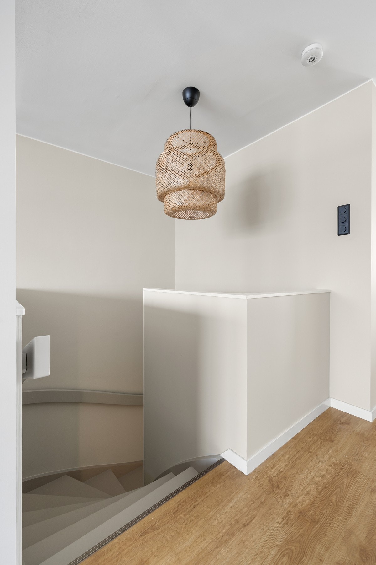 Vi tar turen ned i den den andre etasjen Galleribilde