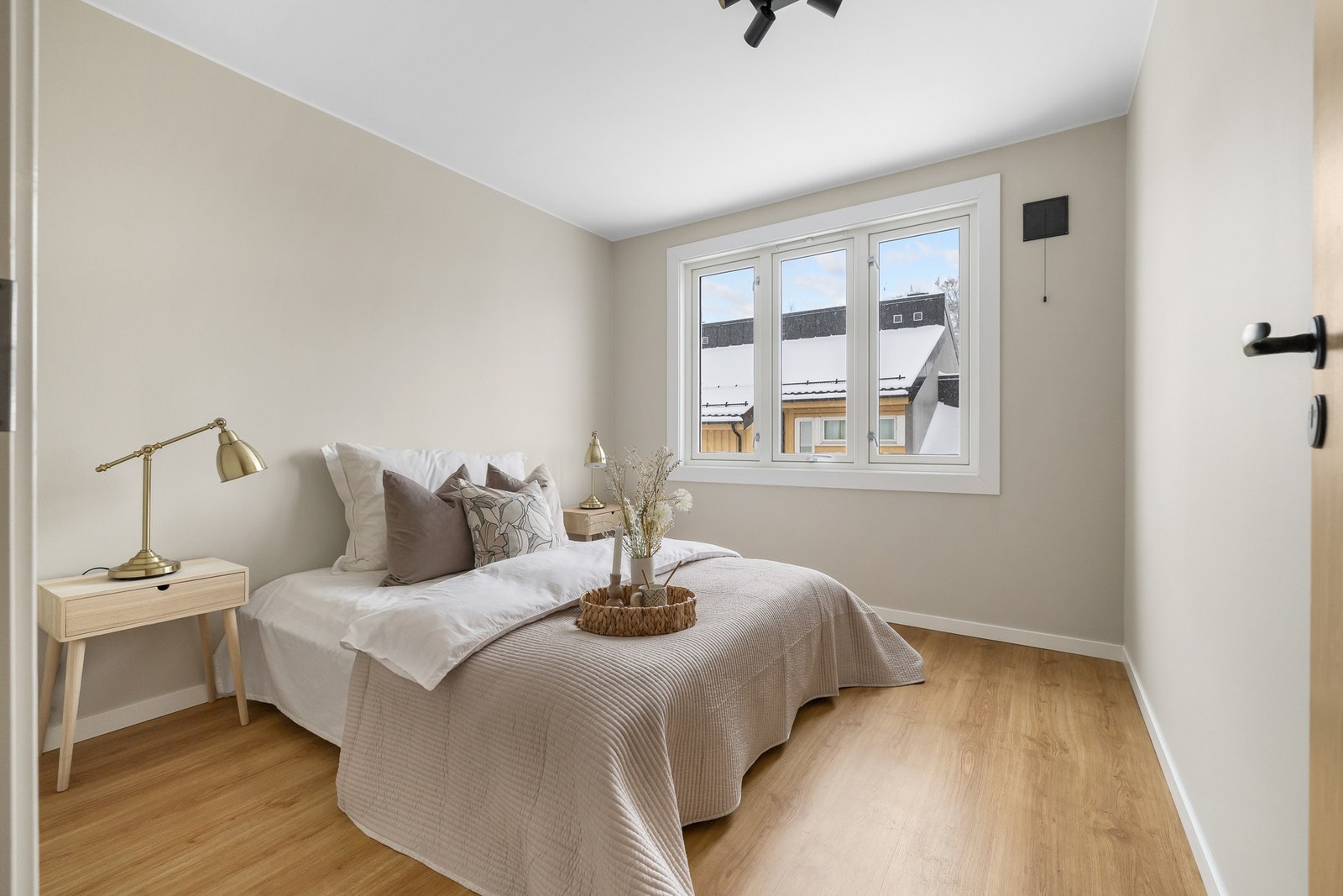 Stort og fint soverom Galleribilde