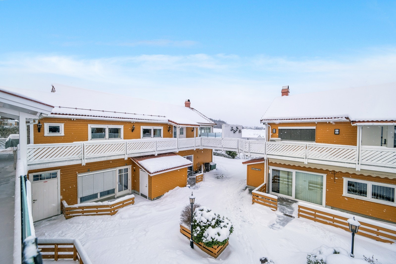 Hyggelig tun Galleribilde