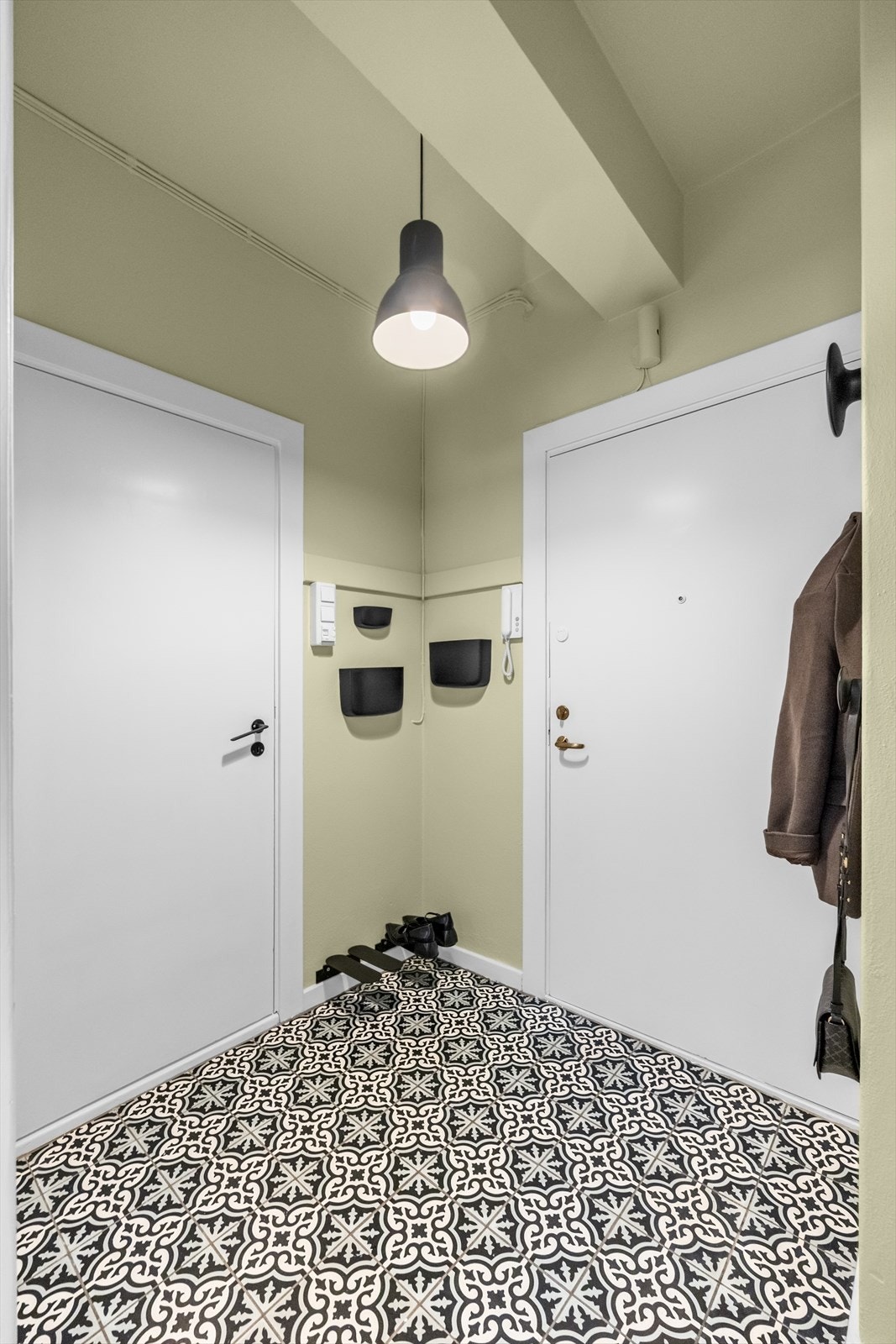 Dørcalling med åpner gjør det enkelt å slippe inn gjester. Galleribilde