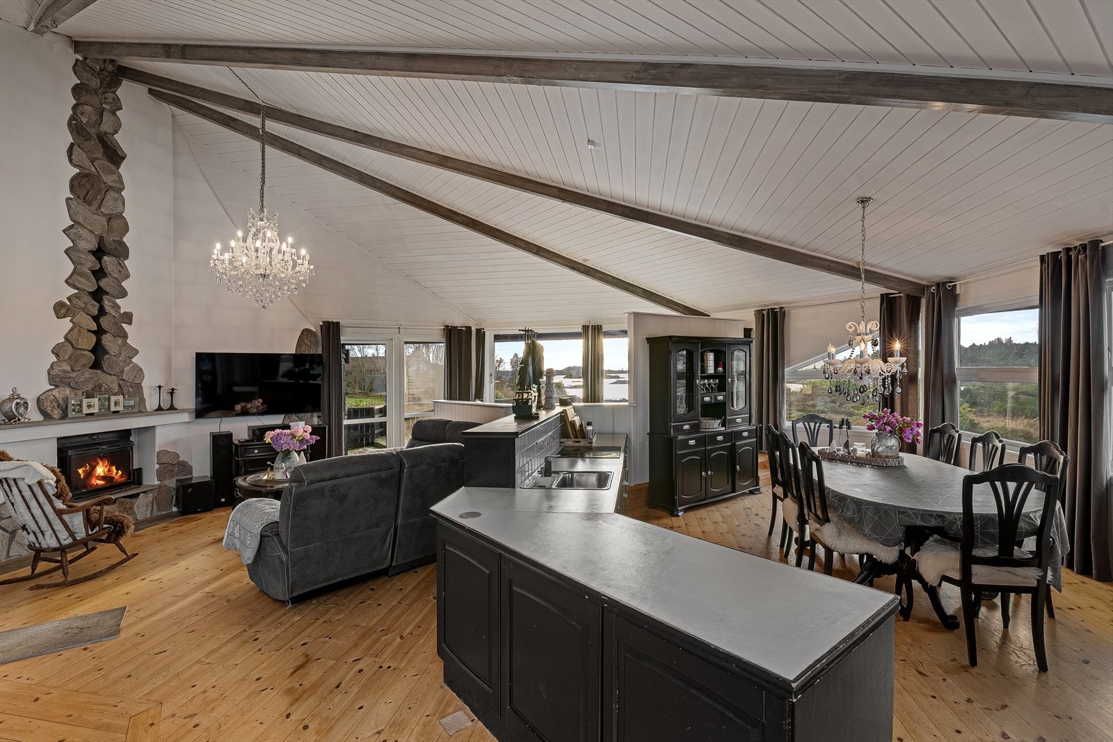 Stue/kjøkken. Galleribilde