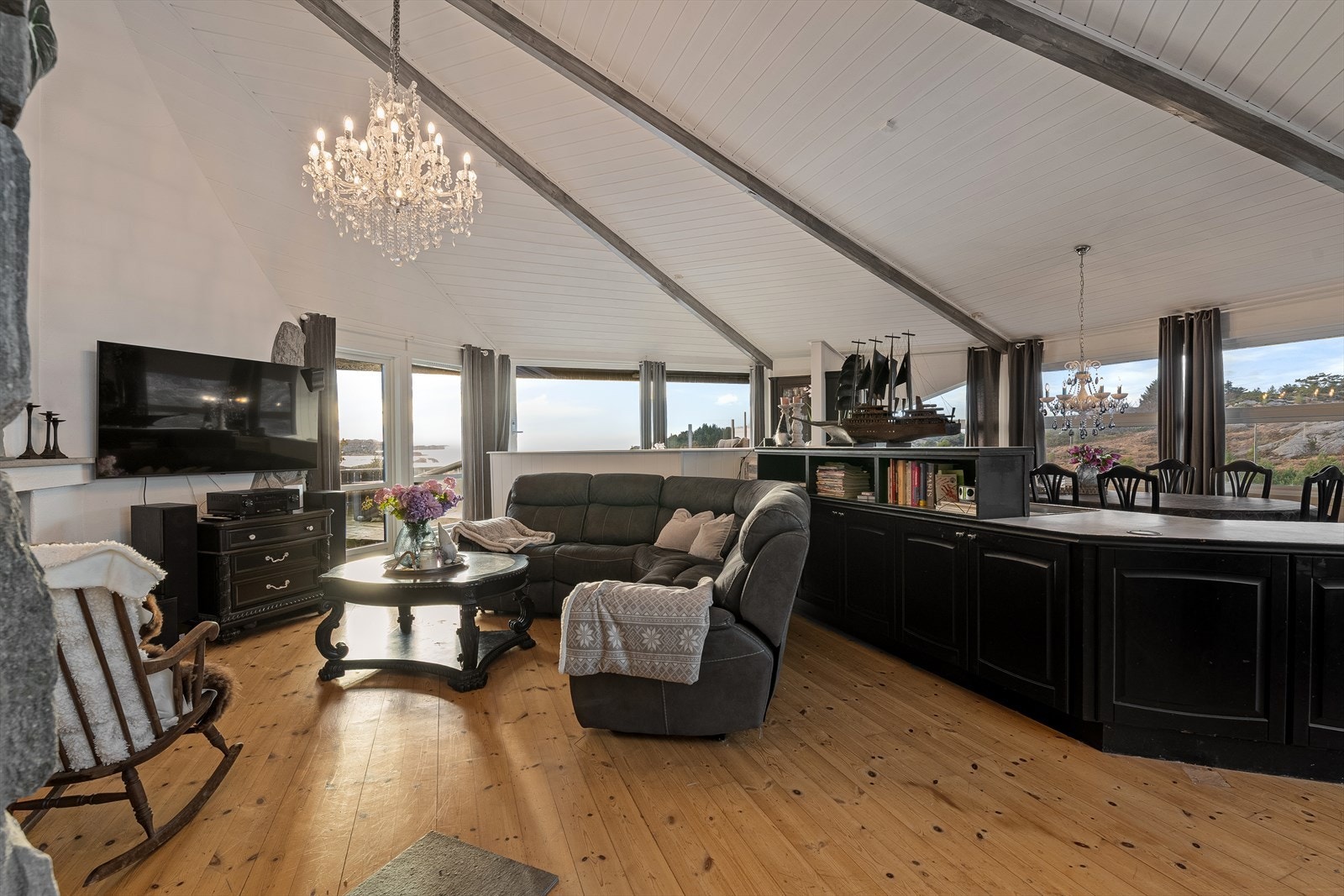 Stue/kjøkken. Galleribilde