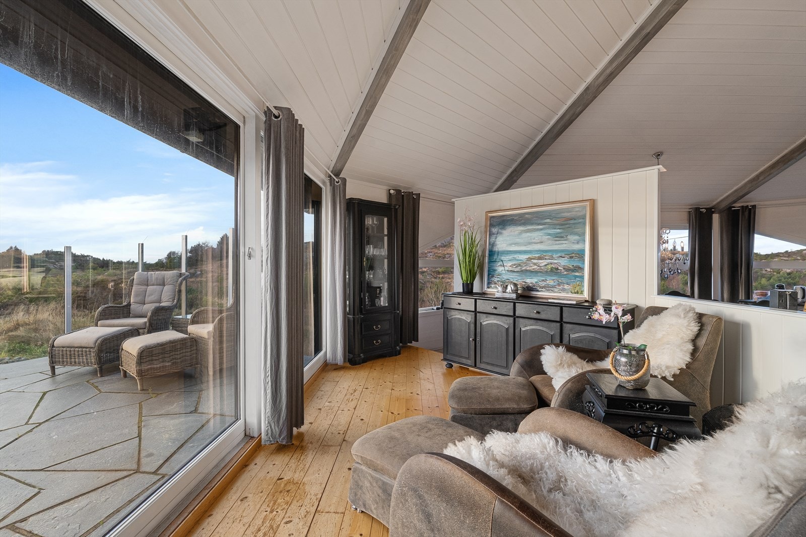 Stue med utgang til terrasse. Galleribilde