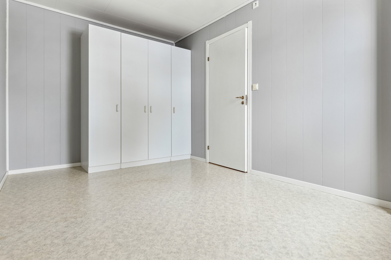 Garderobeskap til soverom 1 Galleribilde