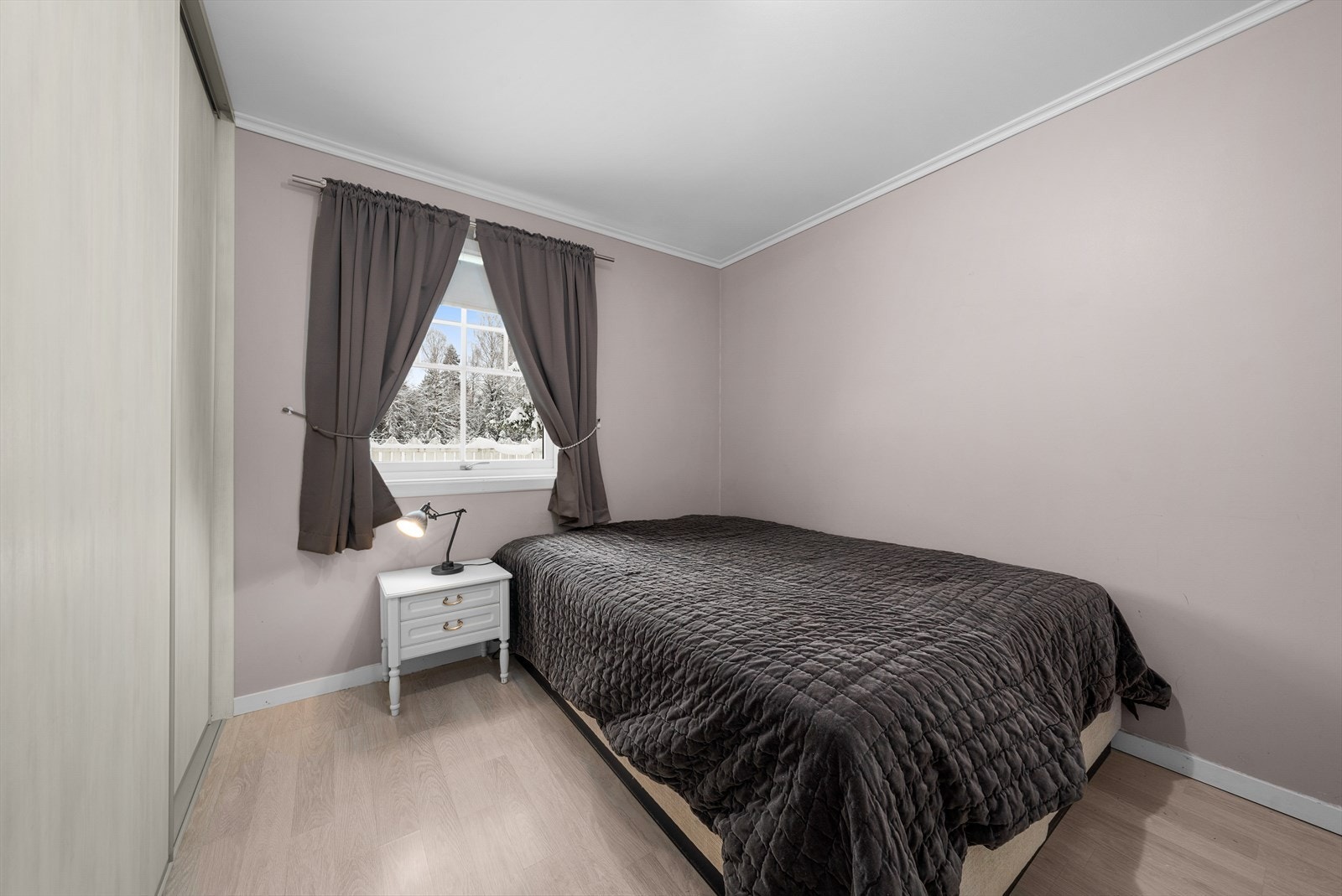 Boligen har tre fine soverom av god størrelse. Galleribilde