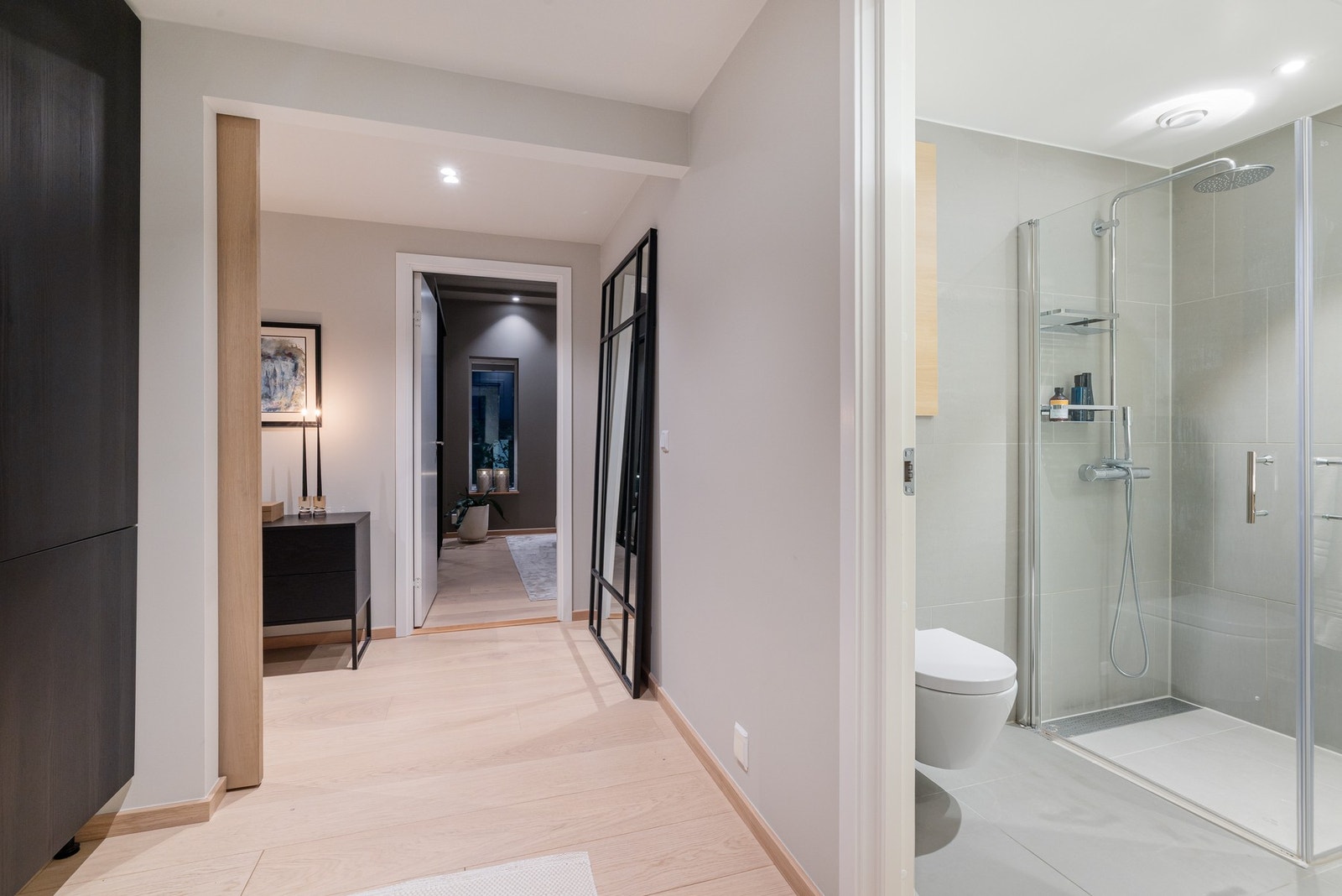 Gang med adkomst til soverom og bad Galleribilde