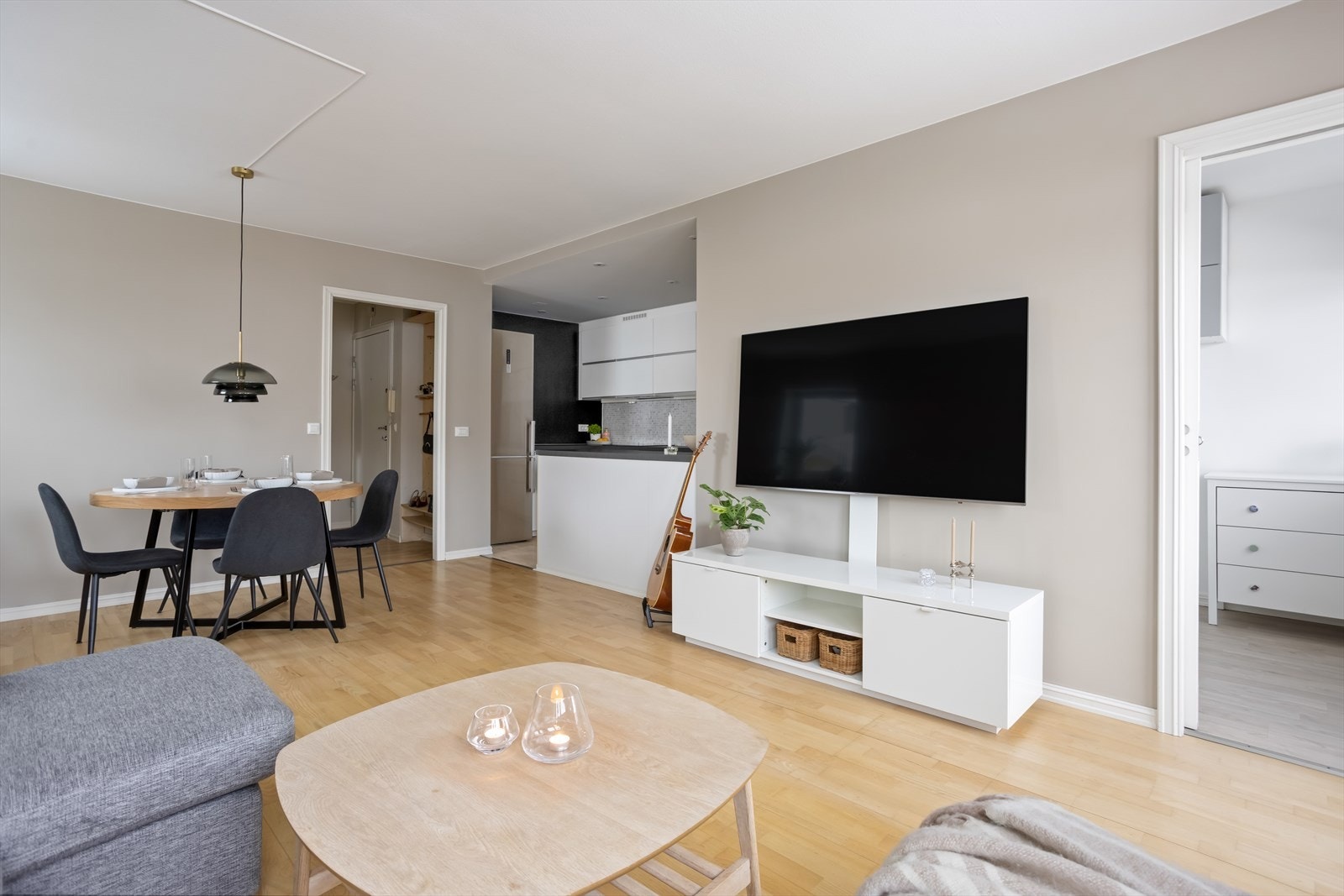 Stuen er inndelt i naturlige soner. Galleribilde