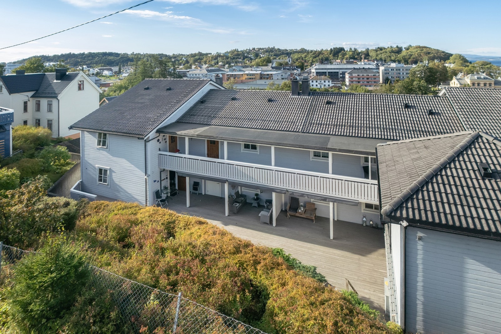 En praktisk selveierleilighet beliggende sentralt, men samtidig tilbaketrukket til på Bruborg. Fra leiligheten er det ca. 5 minutters gange til sentrum. Galleribilde