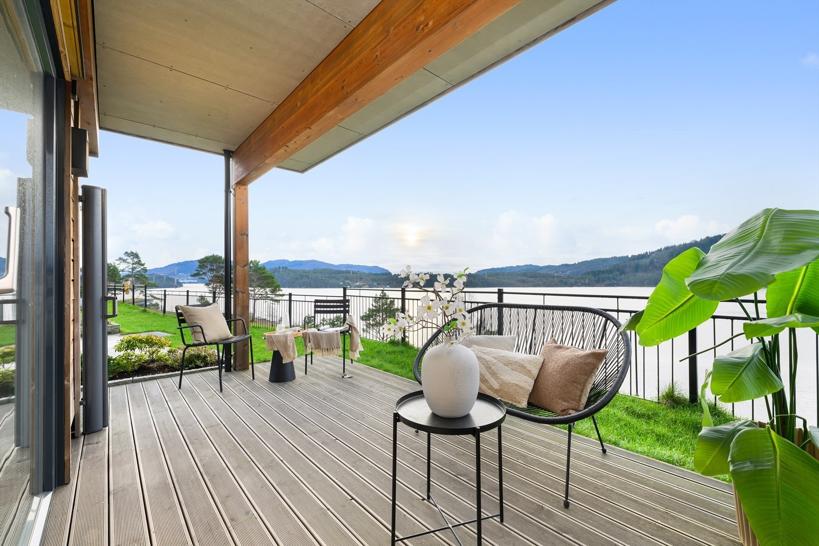 Her kan man nyte avslappende dager med god utsikt. Galleribilde