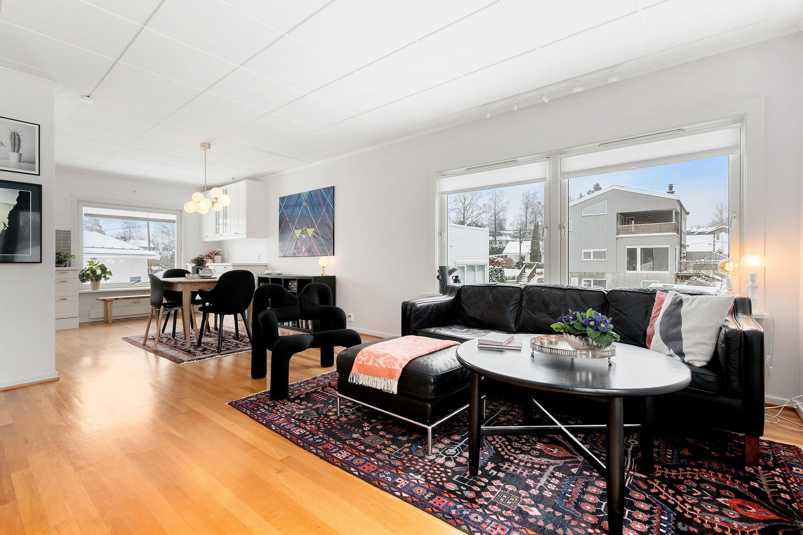 Velkommen til Ekeberglia 9, presentert av Anders Bonesmo EIE Eiendomsmegling Stabekk. Foto: Diakrit/ Lars Boyesen. Galleribilde