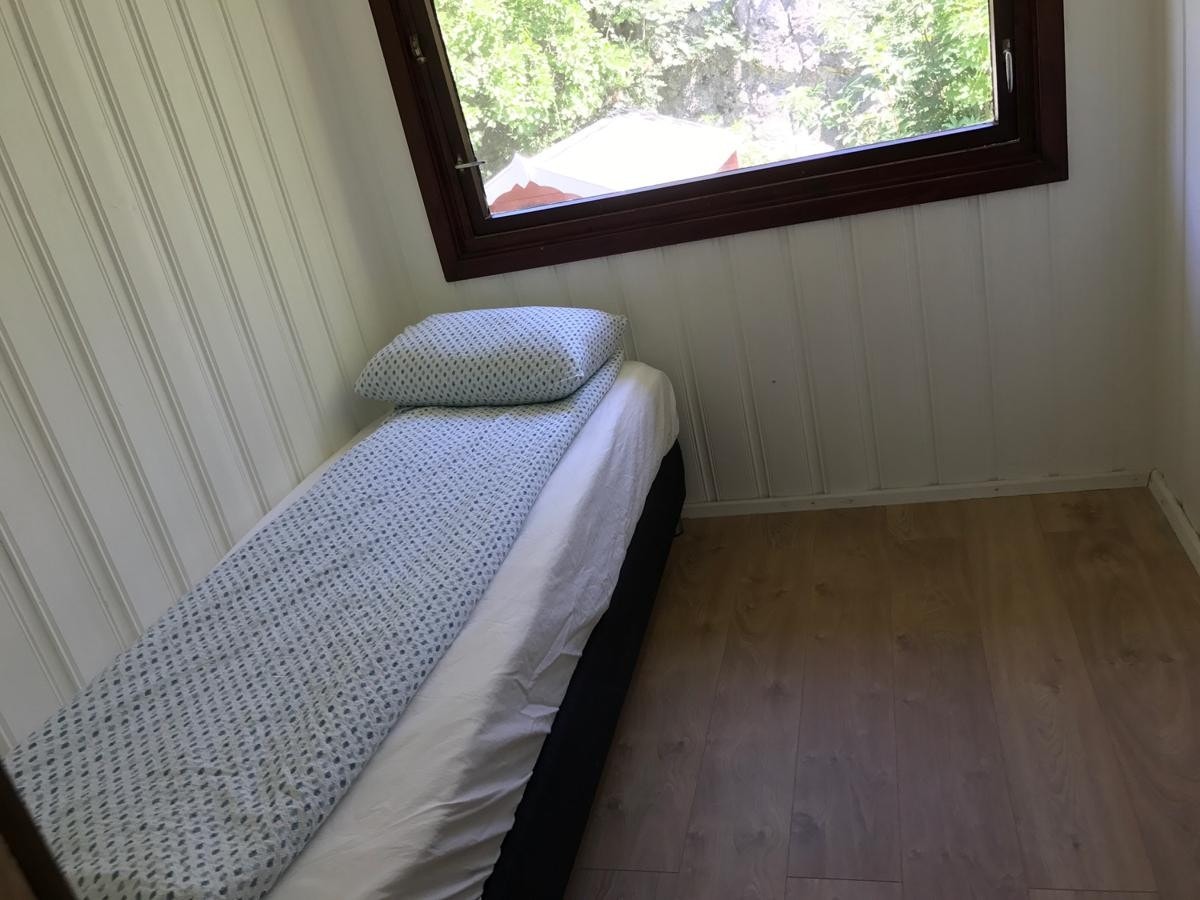 Soverom 4. Det rimeligste. Skrivepult og stol er også inkludert Galleribilde