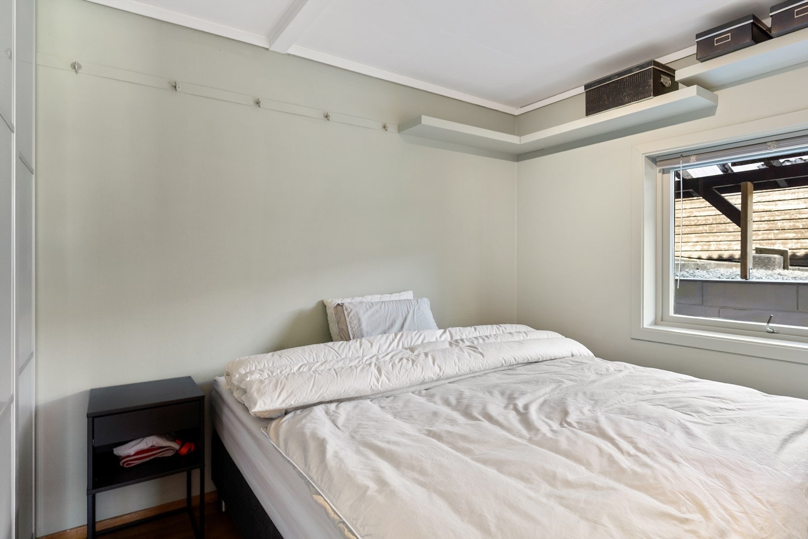 Soverom med garderobe i hybeldel. Galleribilde