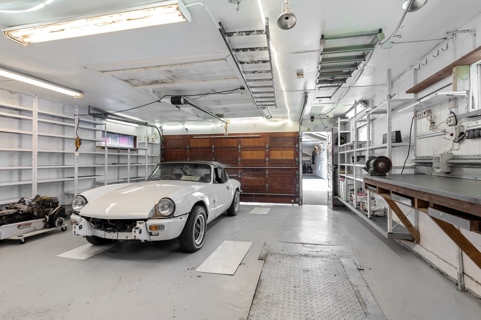 Laget "brønn" i garasjen. Galleribilde