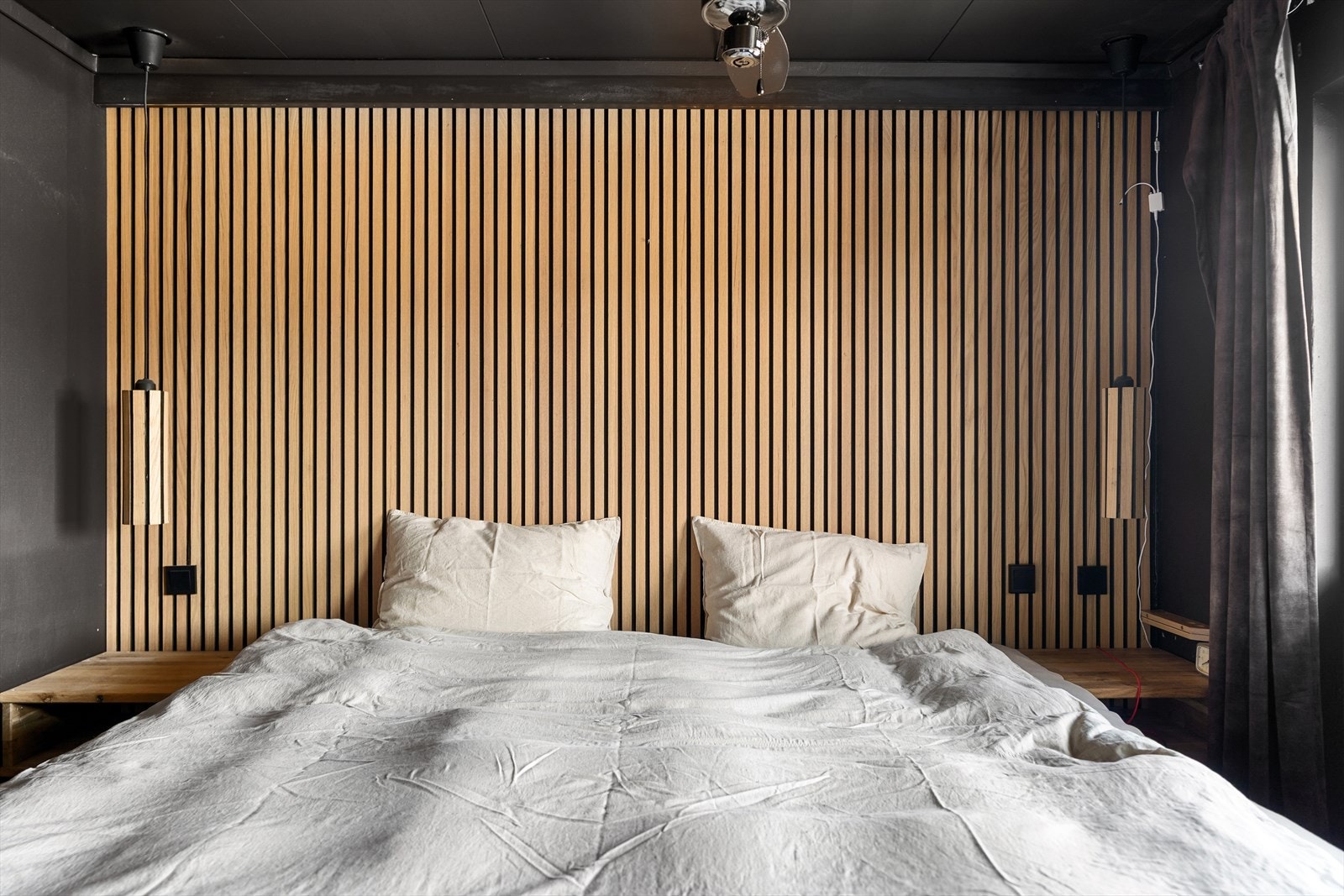 Hovedsoverom med spilevegg. Galleribilde