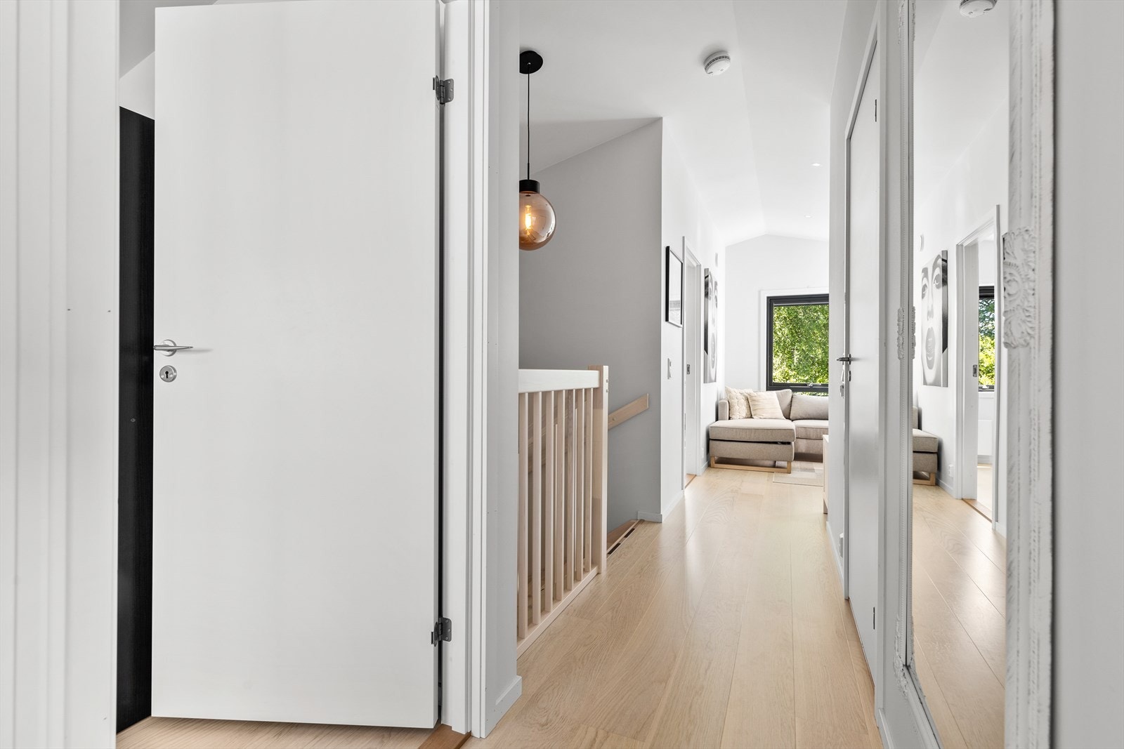 Opp i 2. etasje finner du boligens tre soverom. Galleribilde