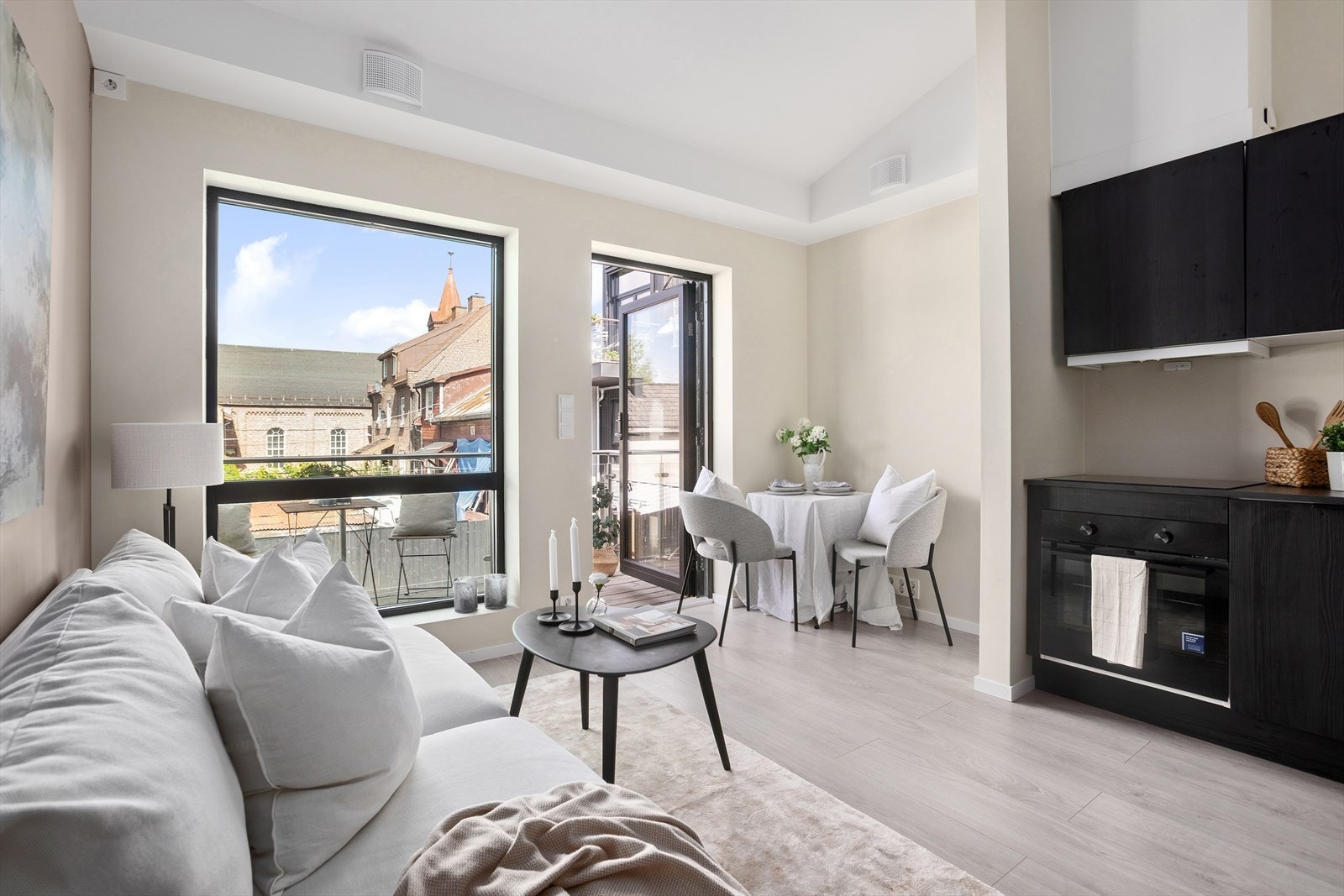 Dette er en nyere og strøken leilighet med sentral beliggenhet på Strømsø Galleribilde