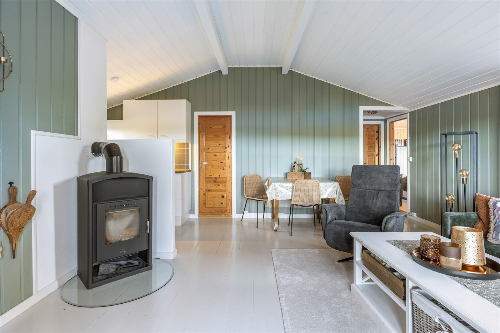 Stue og kjøkken er i åpen løsning Galleribilde