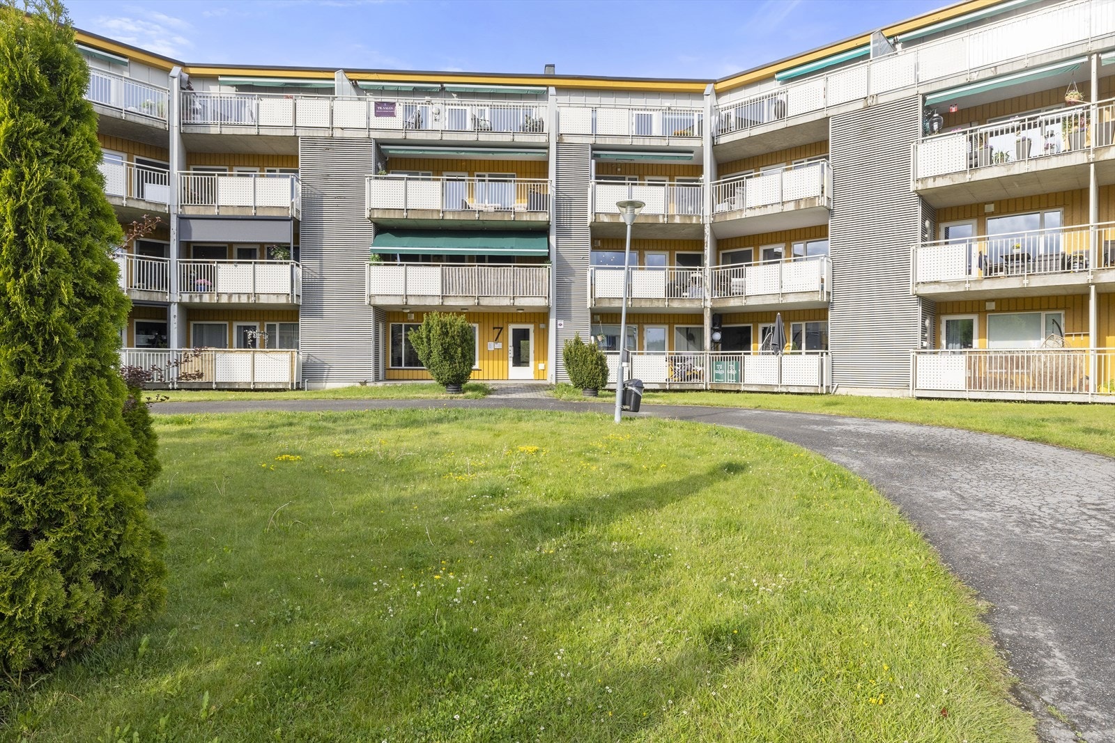 - Pent opparbeidet fellesområde - barnevennlig og godt vedlikeholdt - Galleribilde