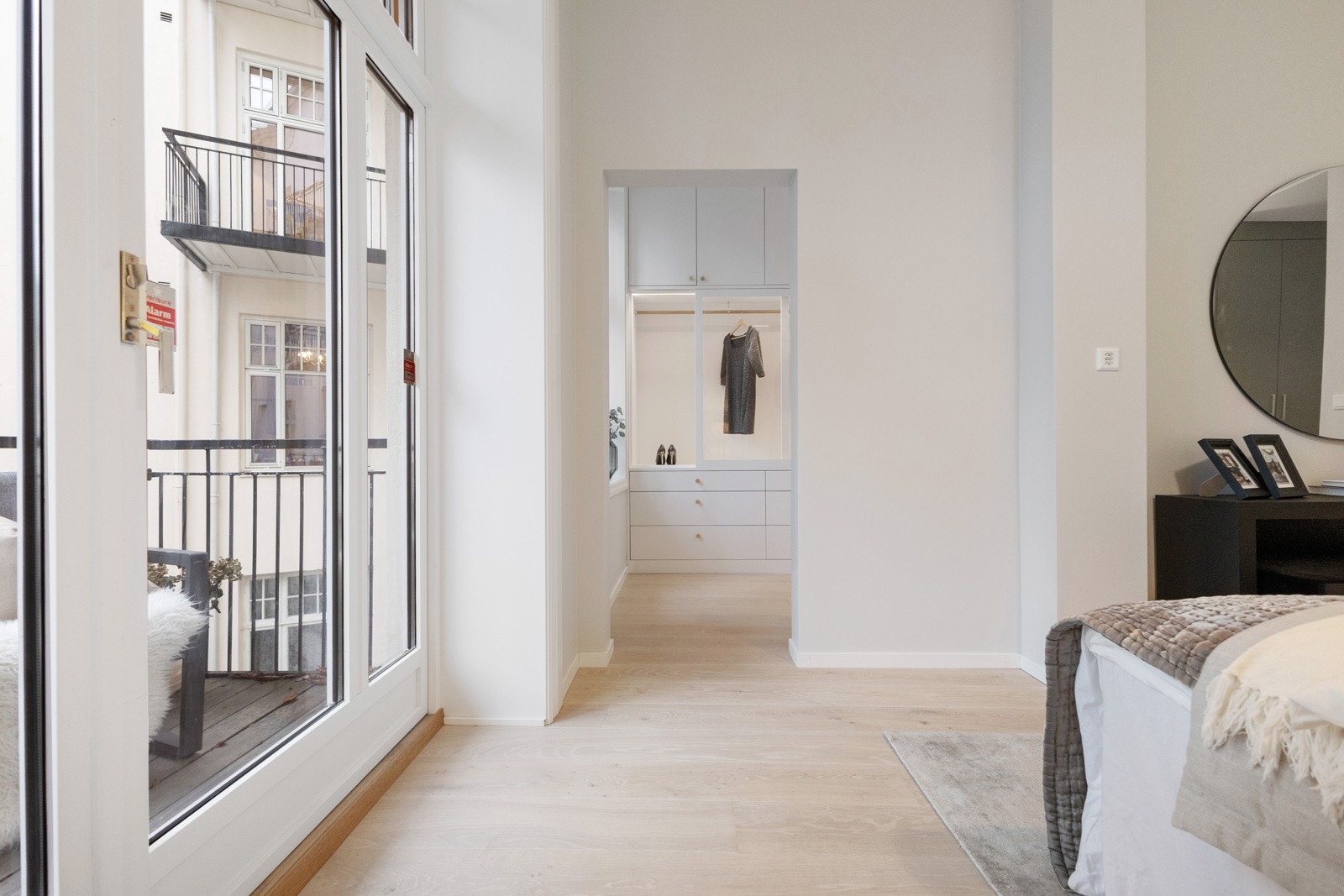 Vi beveger oss videre til det svært påkostede garderoberommet. Galleribilde