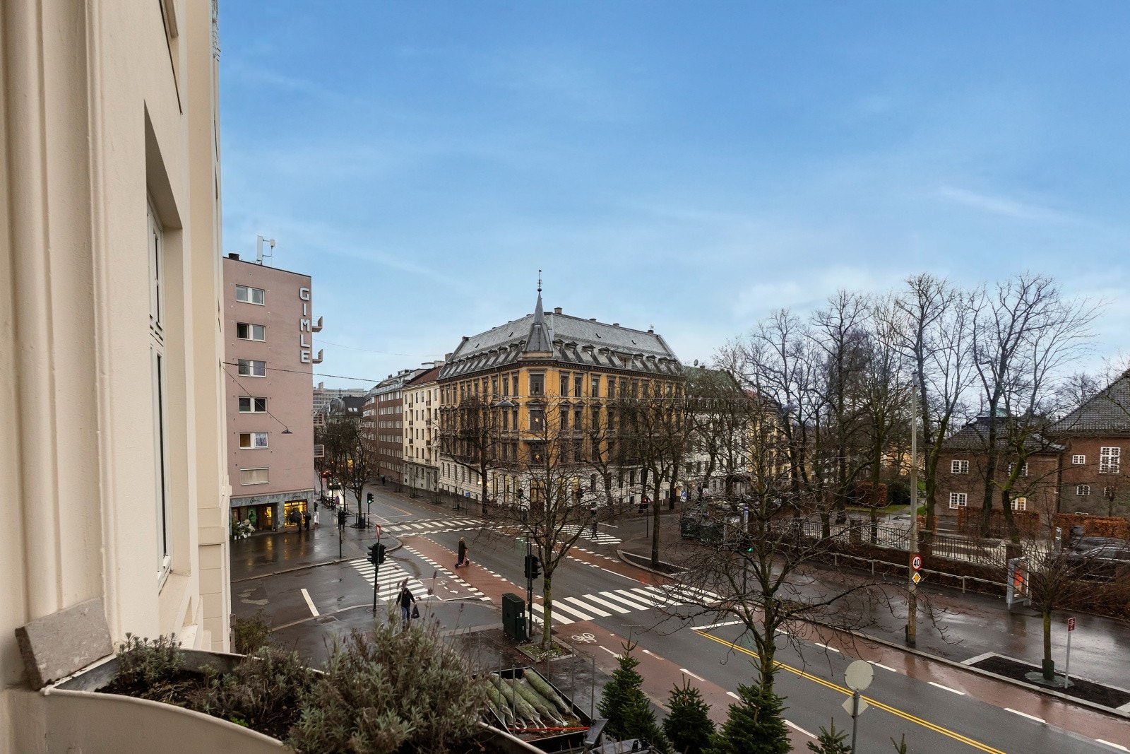 Her kan du nyte lune kvelder i eksklusive omgivelser midt i byen. Galleribilde