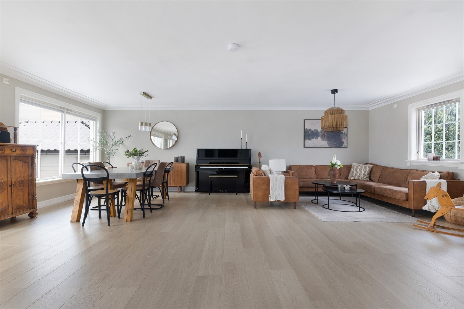 Svært romslig stue hvor man kan samle hele famiien Galleribilde