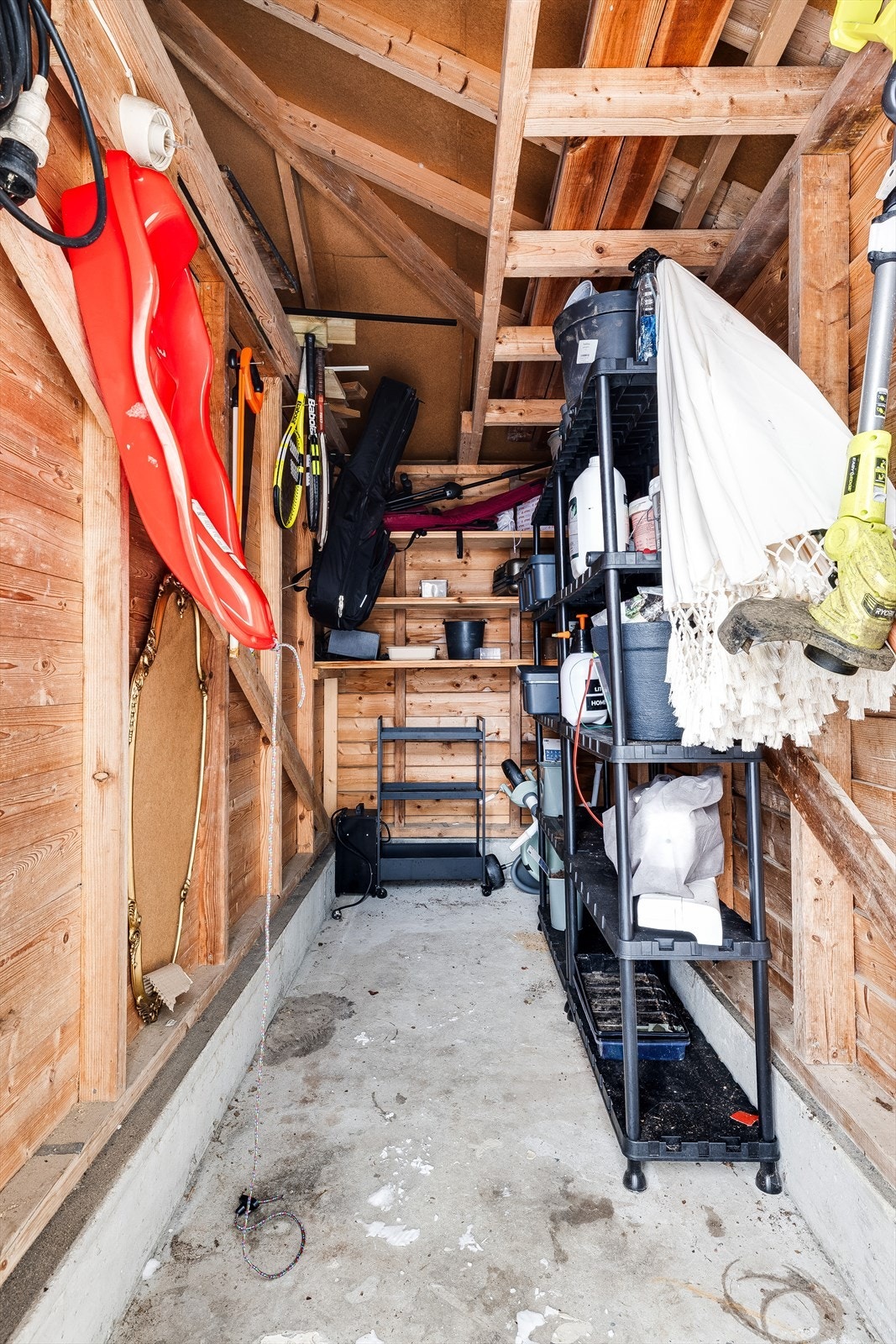 Rom i bakkant av garasjen Galleribilde