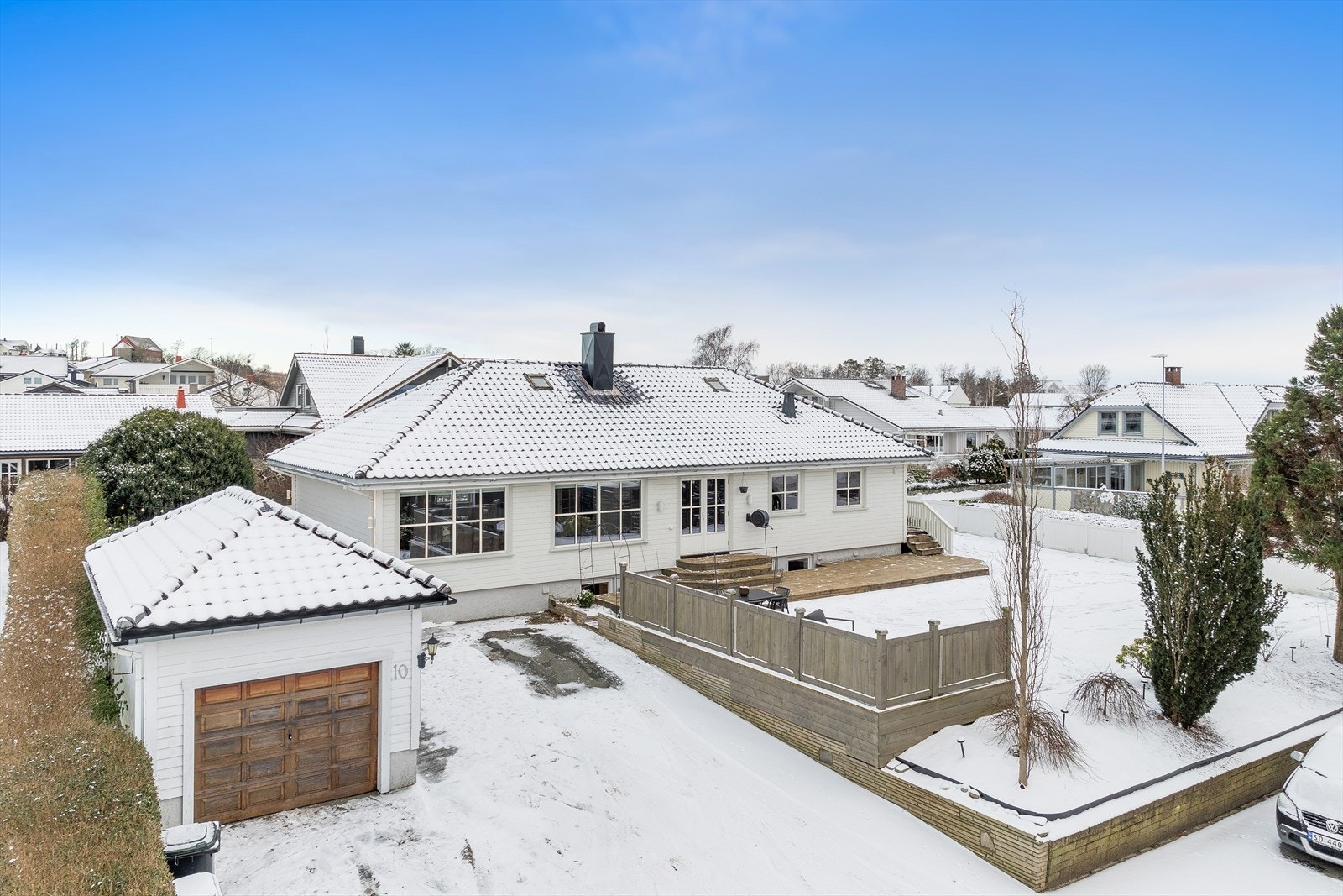 Eiendommen ligger i ende av blindvei. Etablert og barnevennlig område Galleribilde