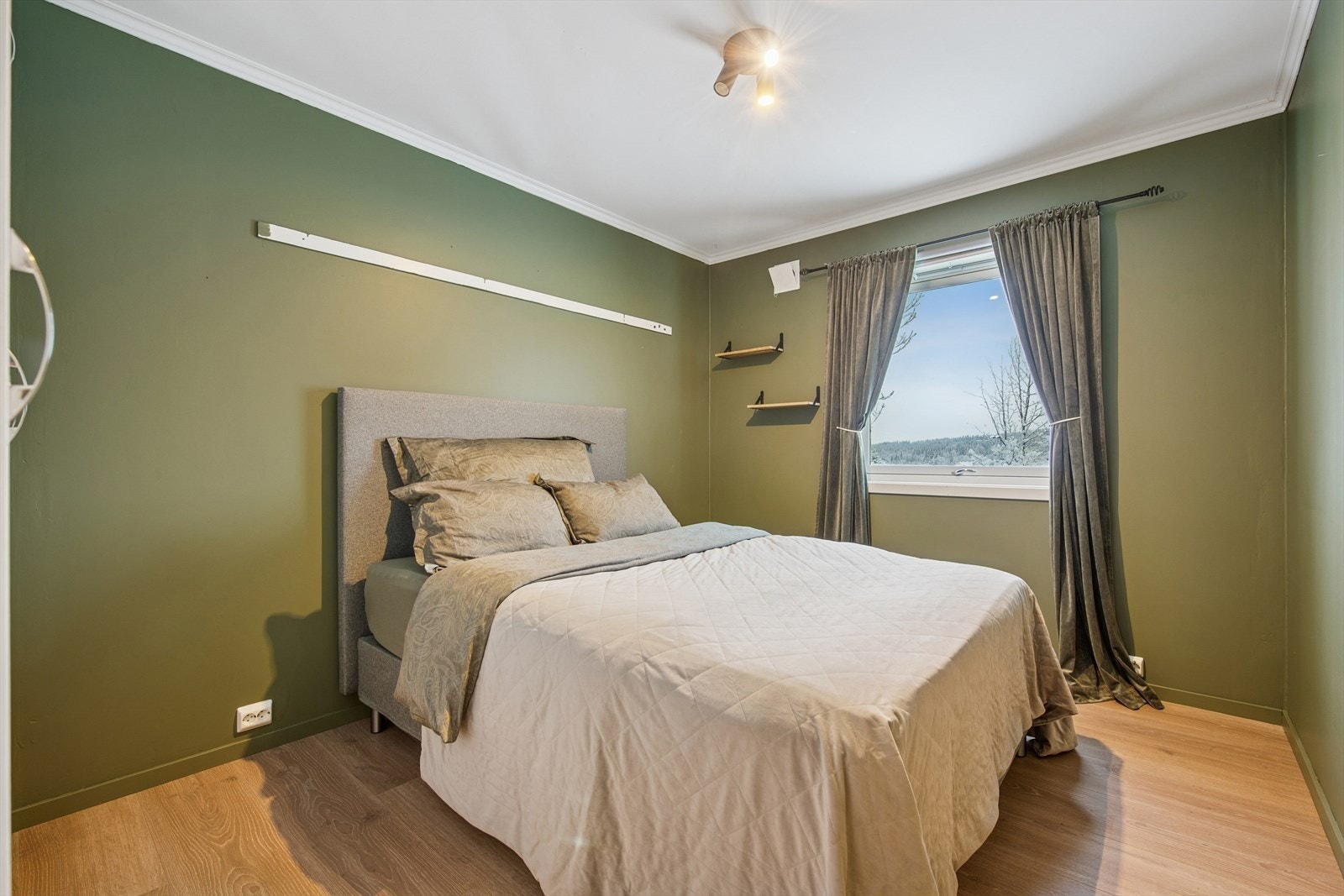 Det andre soverommet egner seg godt som barnerom, gjesterom eller kontor. Galleribilde