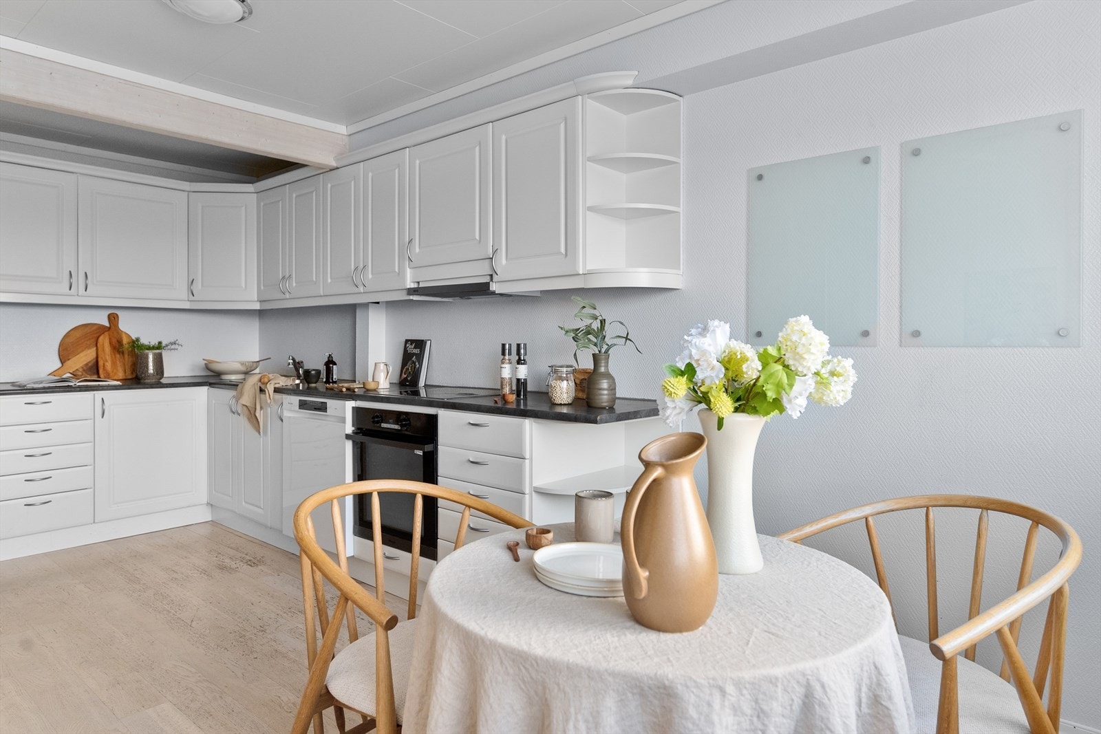 Kjøkkenet er også av god størrelse med sine ca. 15,5m² Galleribilde