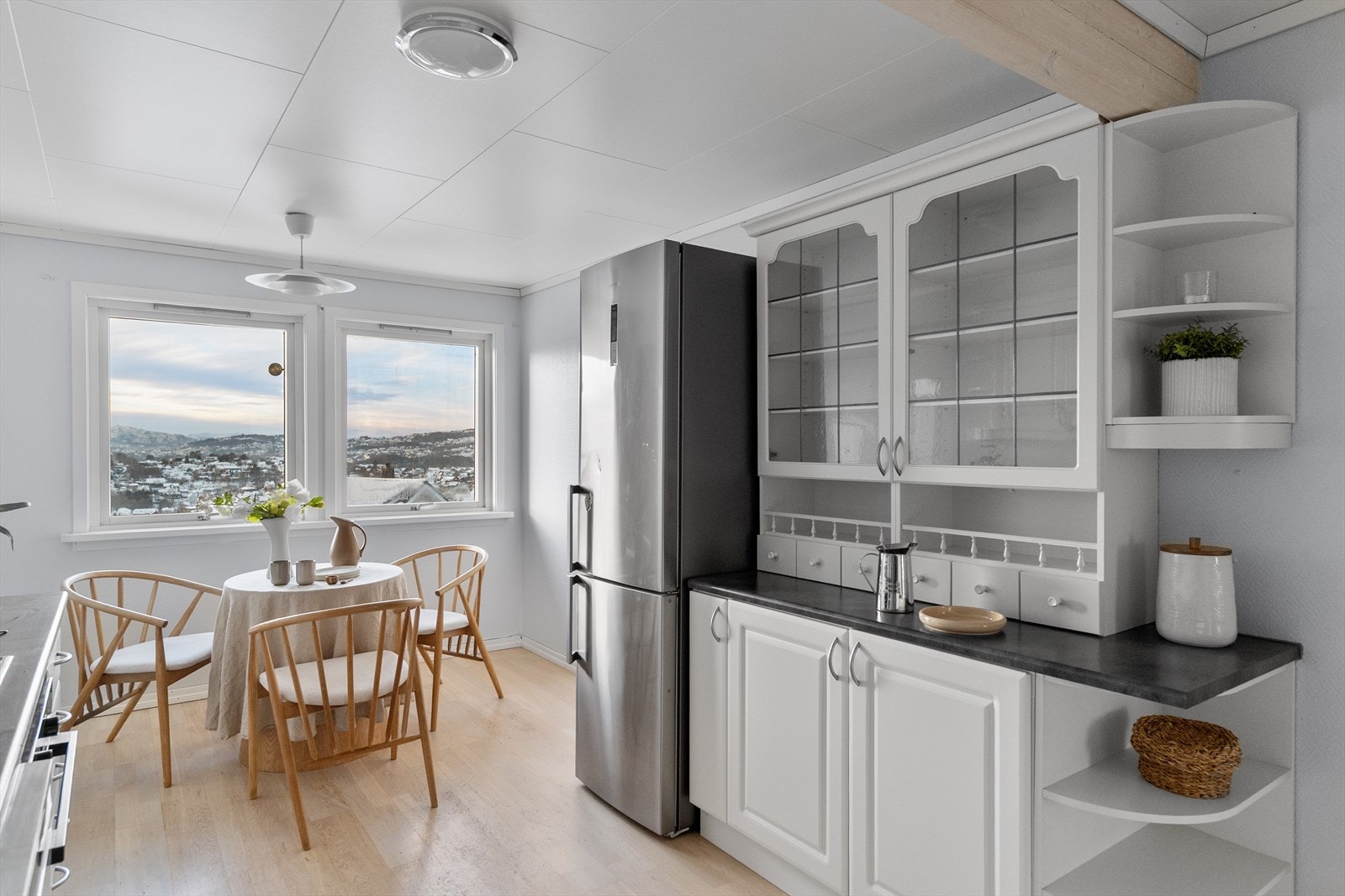 Her er det rikelig med plass til en koselig frokostkrok - et undervurdert samlingspunkt der de gode familieminnene skapes. Galleribilde