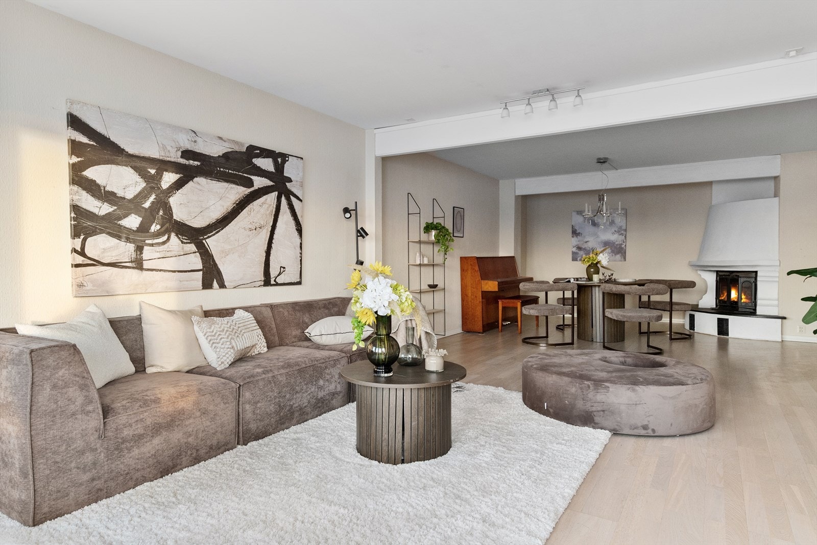 Ønsker du TV-krok i bakkant med lun varme fra ovnen? Eller skal dette være lesekrok? Galleribilde