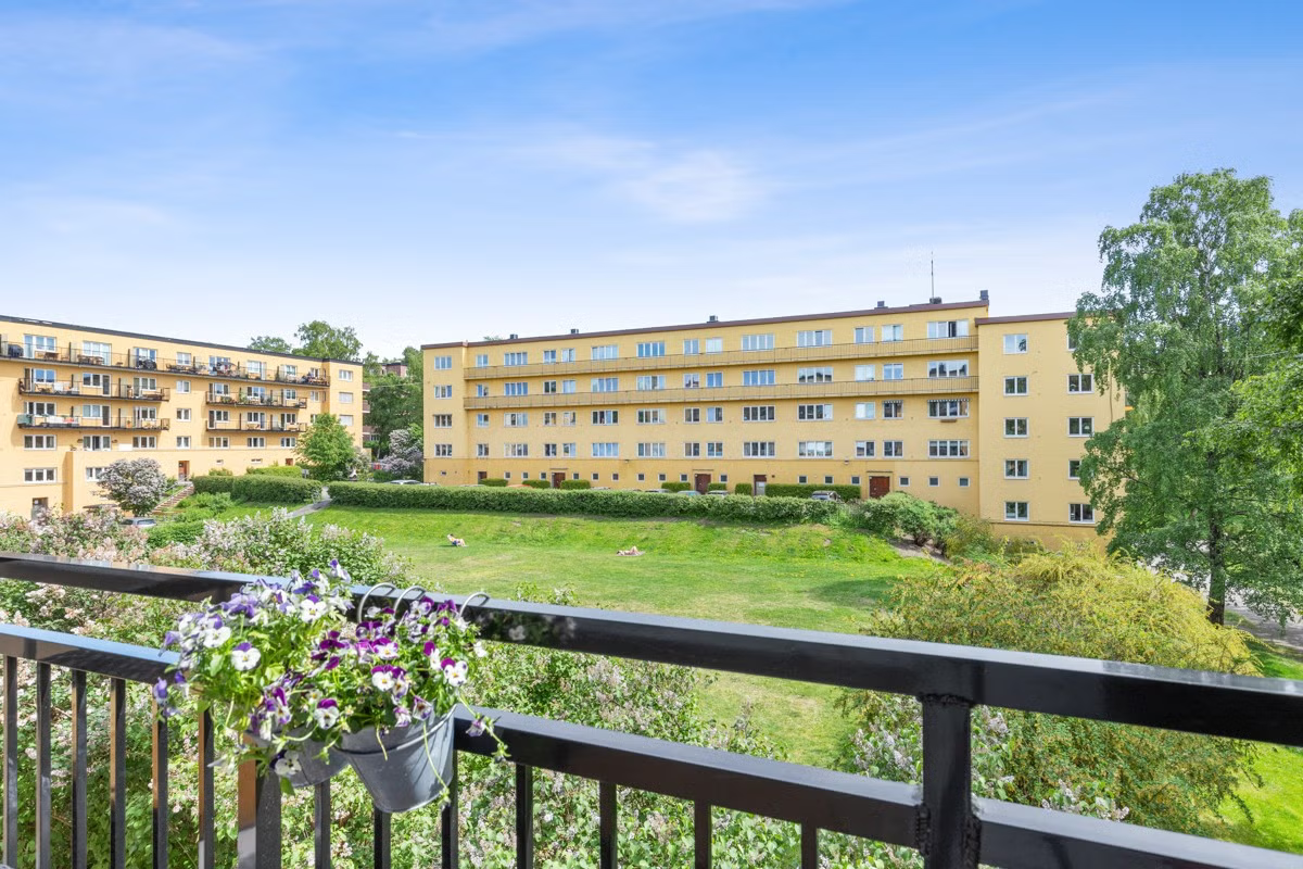 Fra stuen er det utgang til sørøstvendt balkong Galleribilde