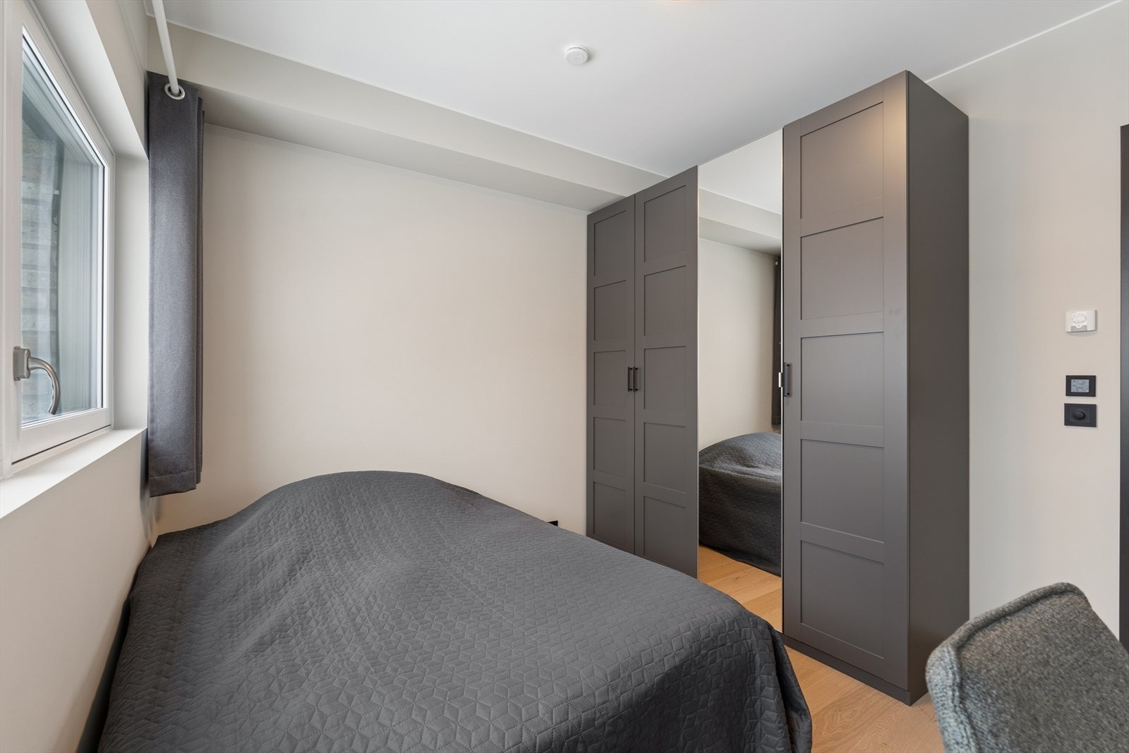 Soverom nr. 3 med garderobeskap Galleribilde