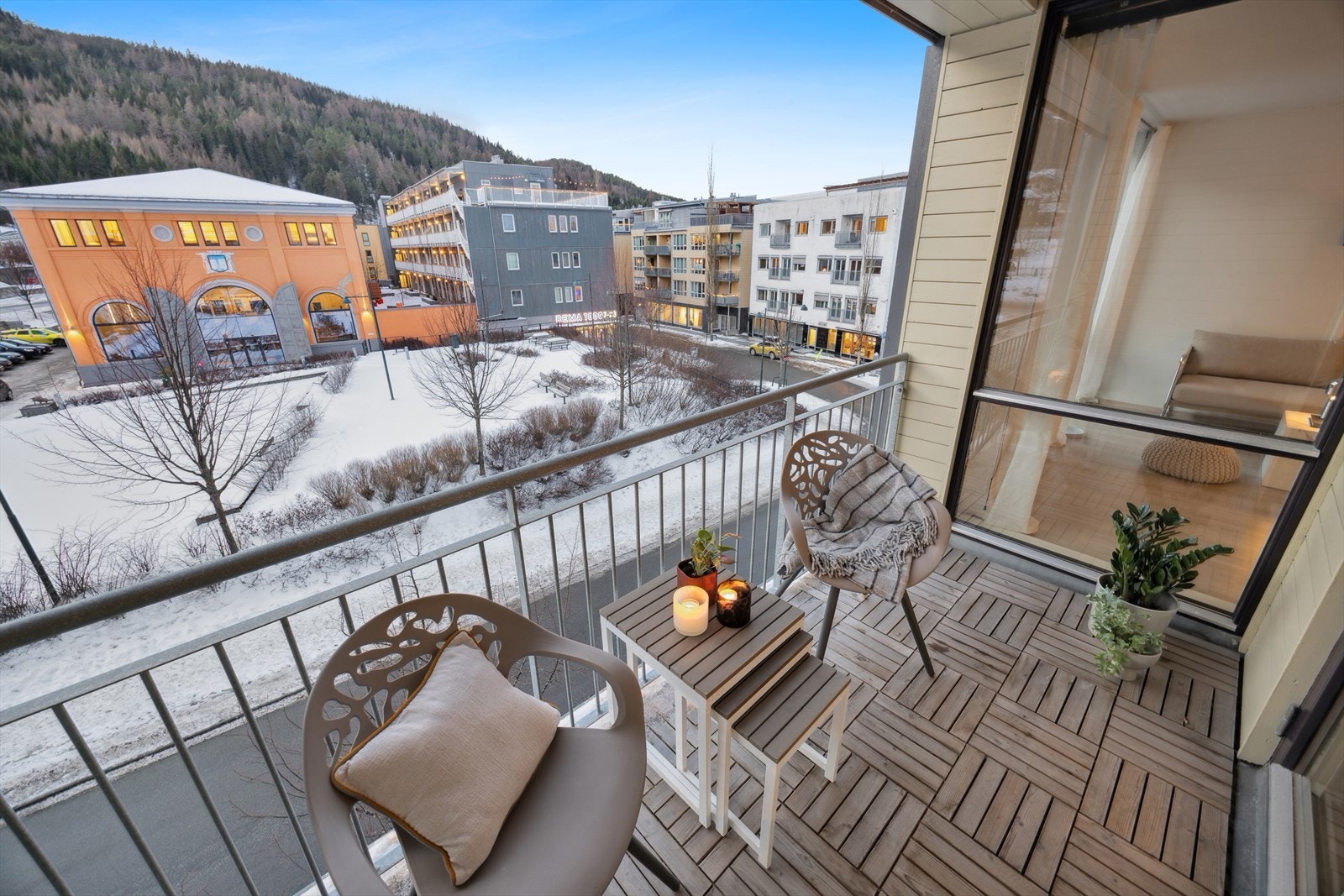 Godt med plass til utemøbler. Galleribilde