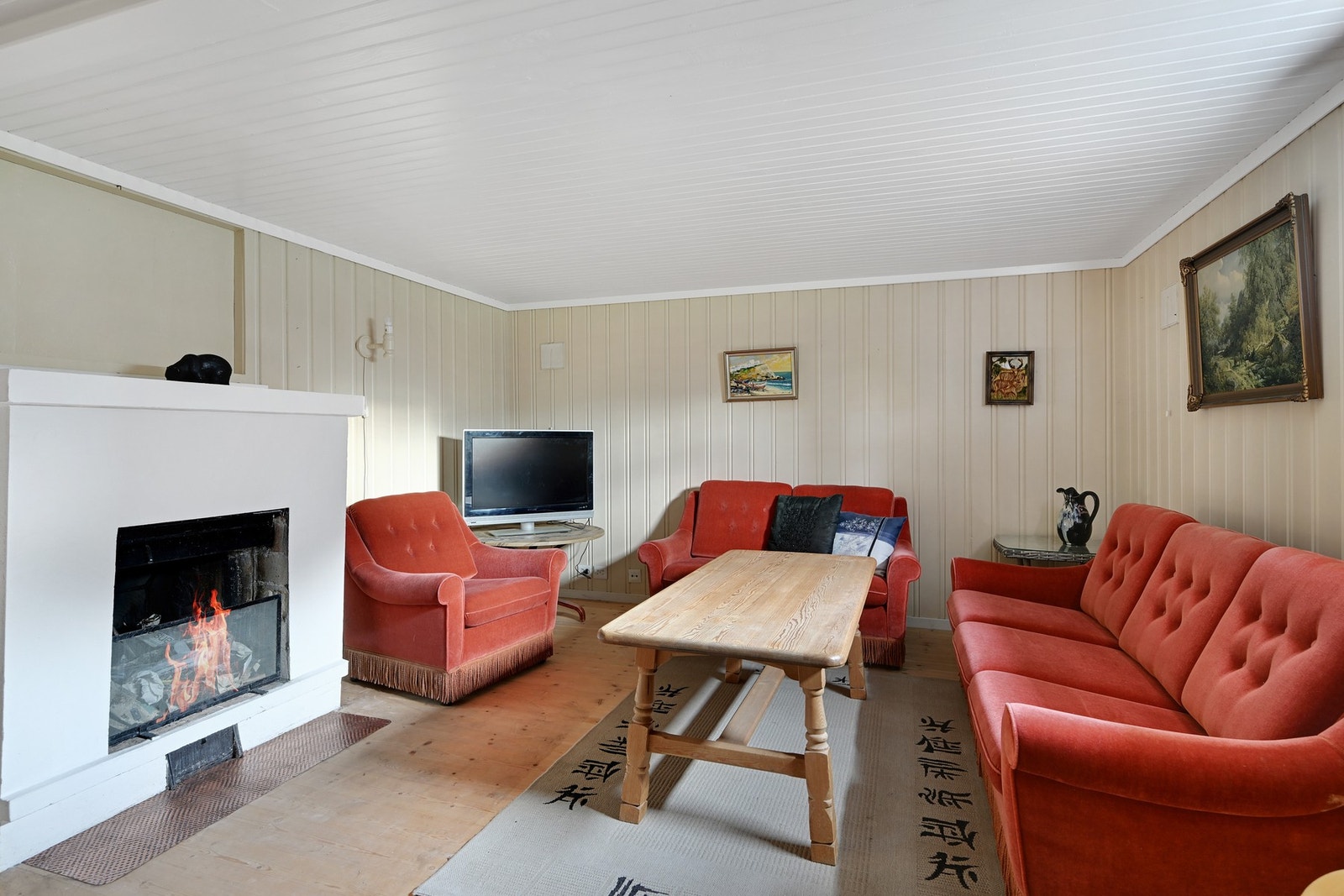 Denne delen av kjelleren benyttes i dag som en kjellerstue (ikke søkt om tillatelse hos kommunen) Galleribilde