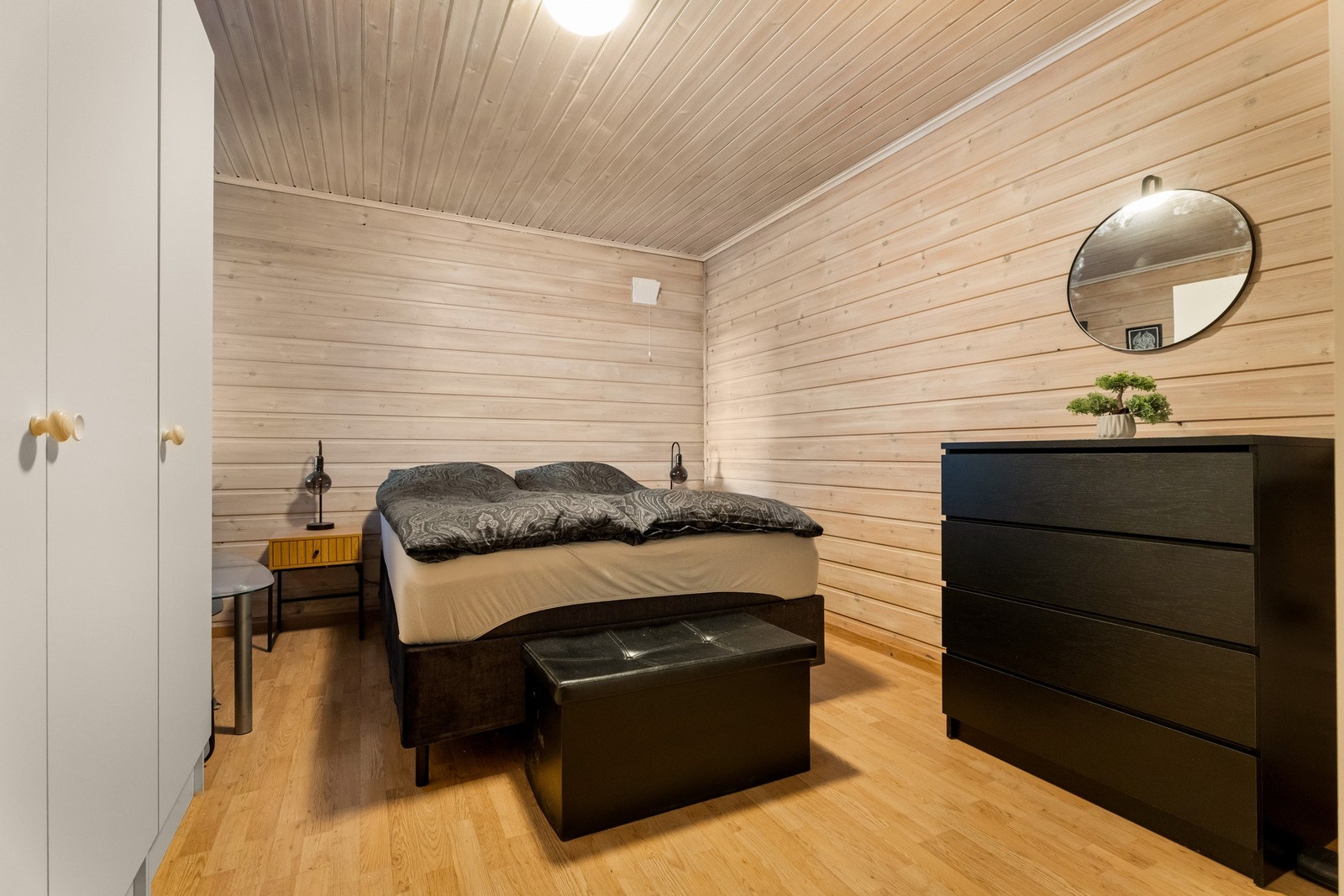 Et soverom av god størrelse i hybel. Galleribilde