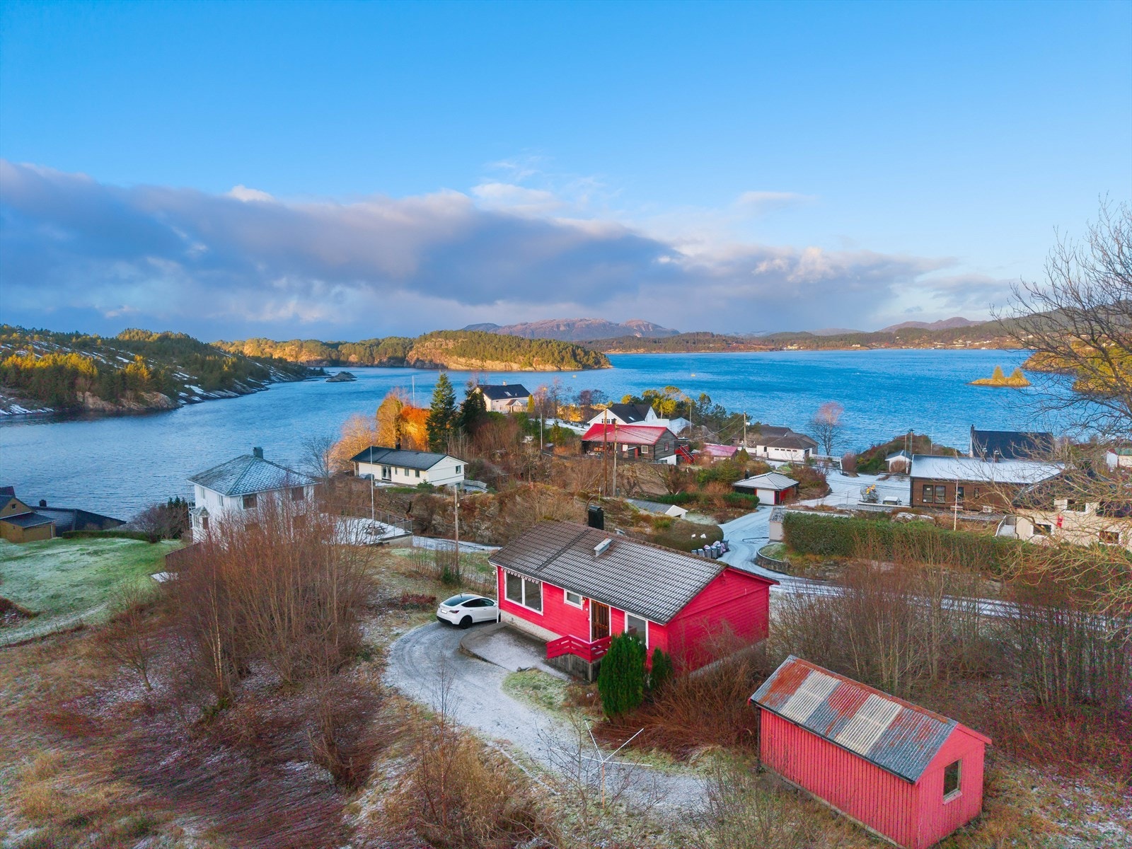 Nordre Hauglandsvegen 142 presentert av Dag Erik Fotland. EiendomsMegler 1 Askøy. Galleribilde