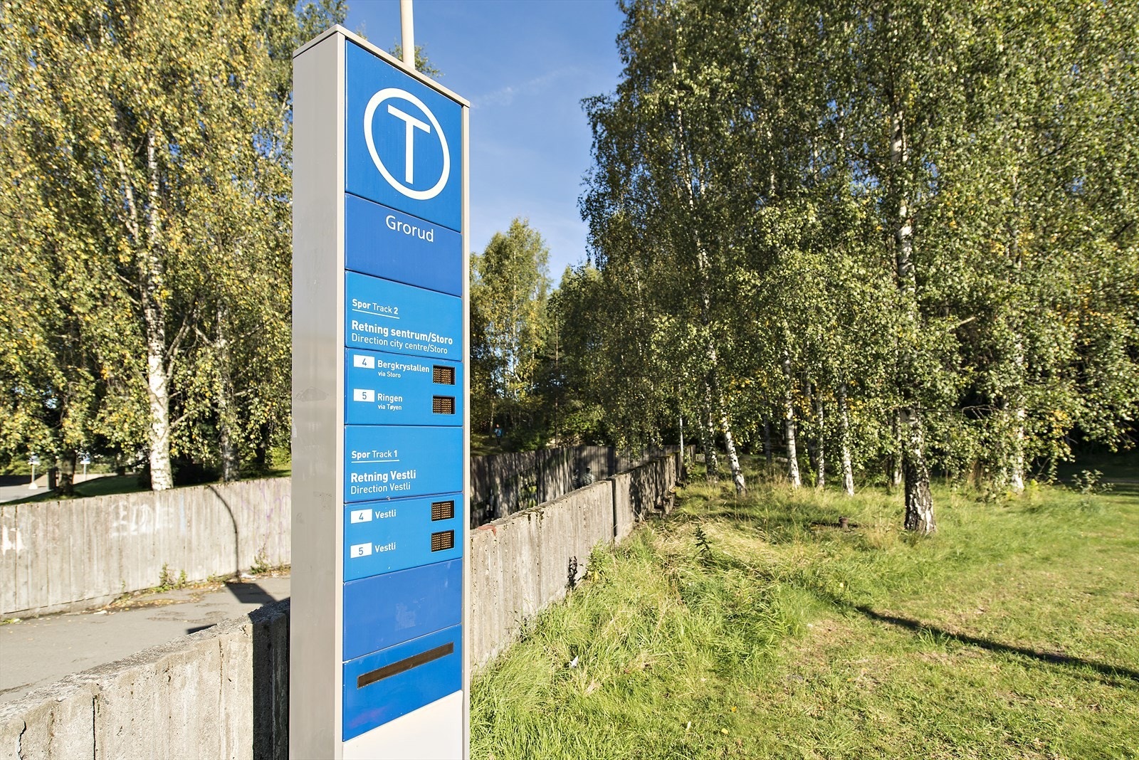 Offentlig kommunikasjon er svært godt tilrettelagt med både buss og T-bane. Galleribilde