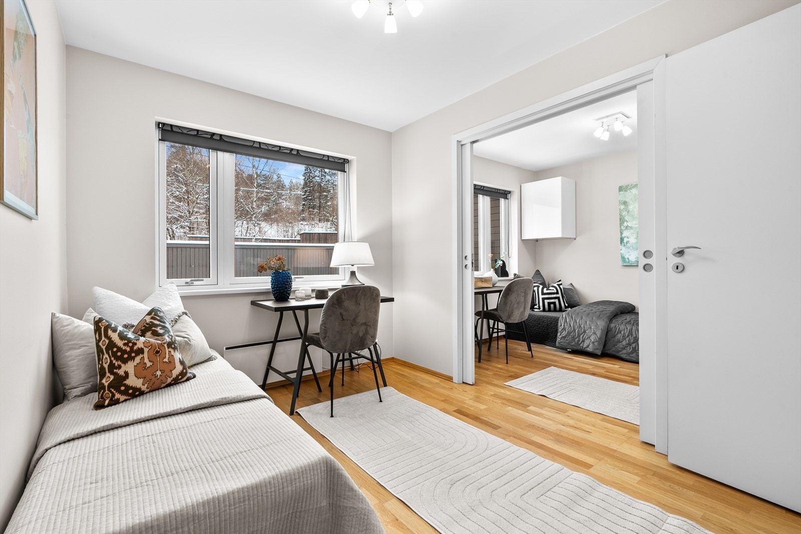 Rommene er fleksible og egner seg utmerket som barnerom, gjesterom eller hjemmekontor - tilpasset ulike behov og livssituasjoner. Galleribilde