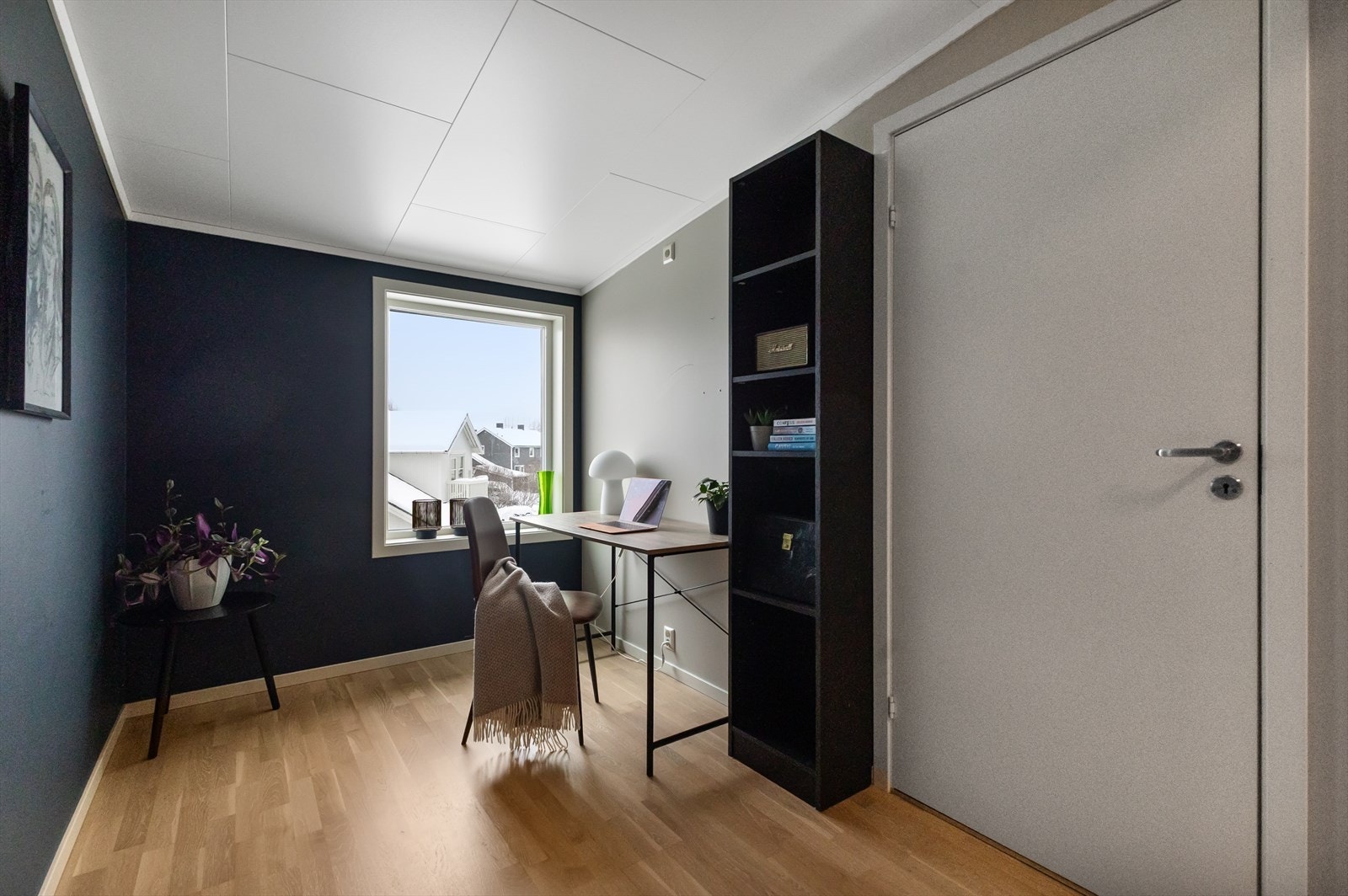 Etablert sosial sone i 3.etg. Kan brukes som loftsstue, studieplass m.m. Galleribilde